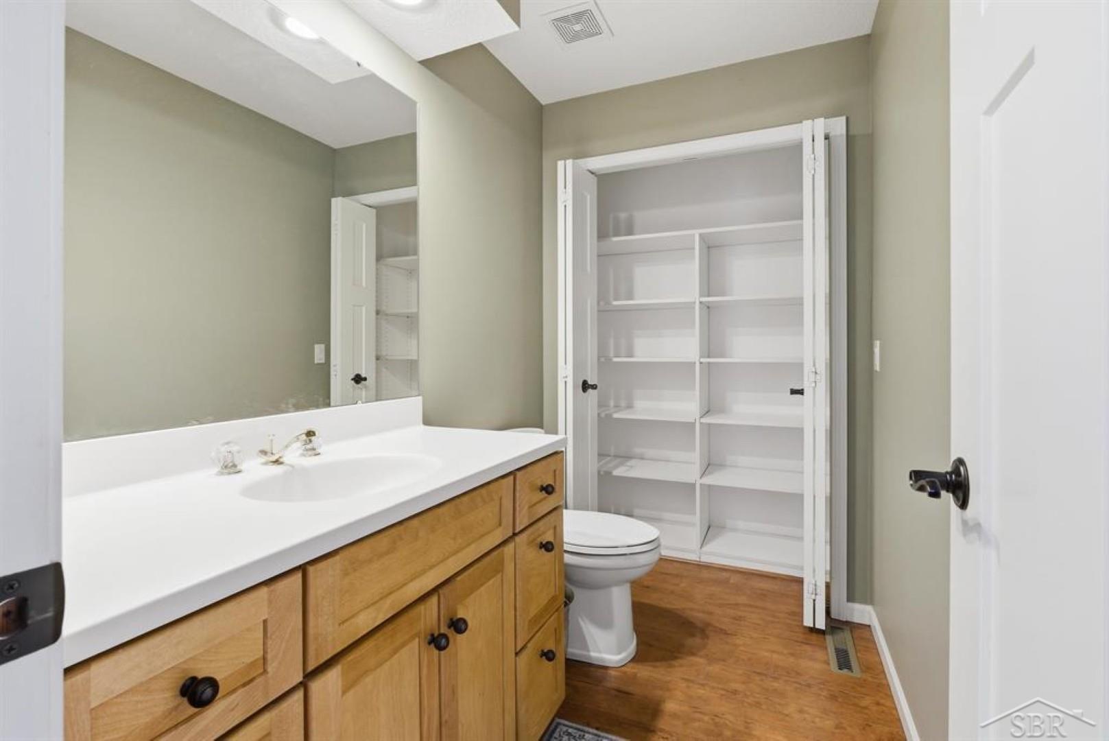 5603 Firethorne Drive, Bay City, MI, 48706