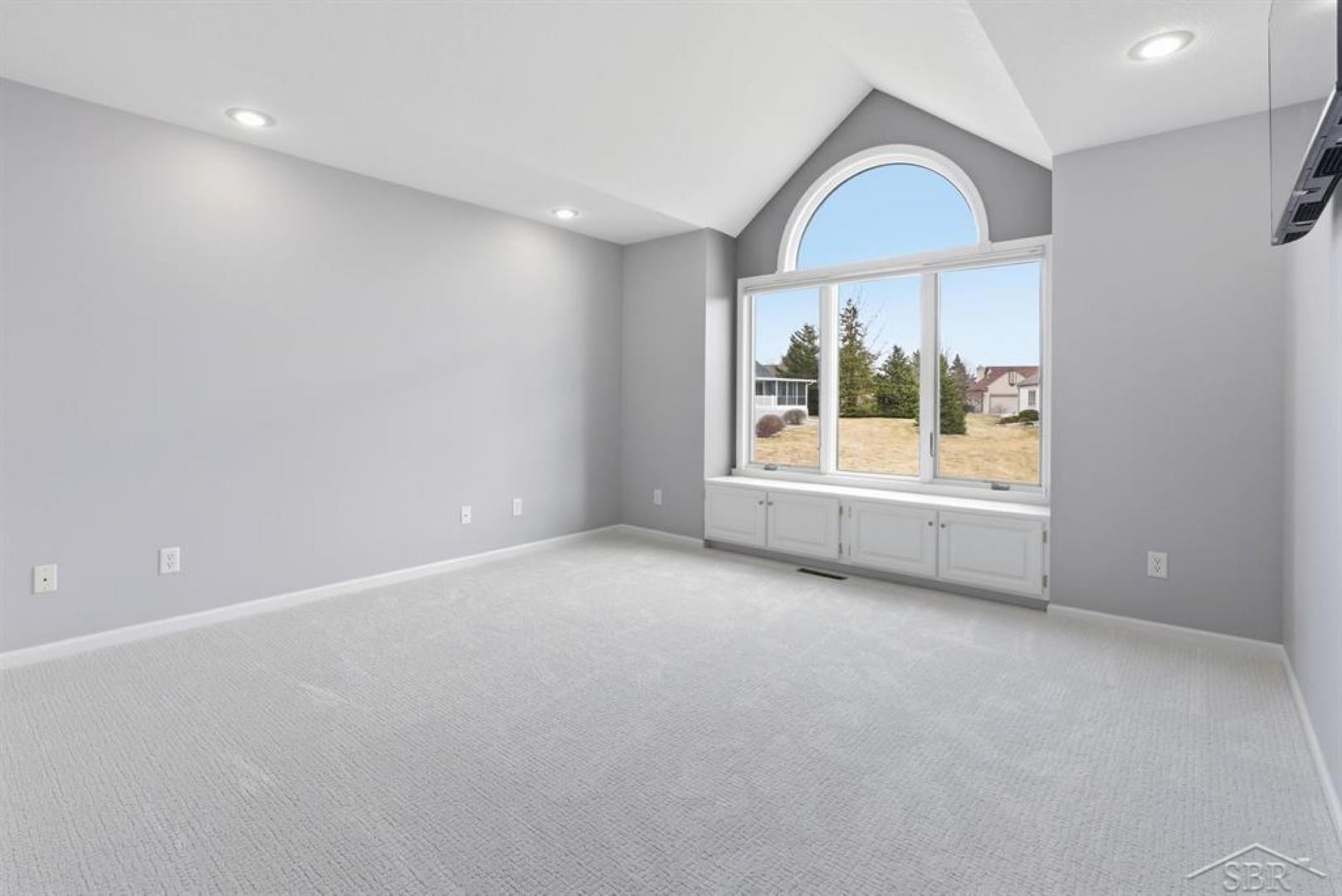 5603 Firethorne Drive, Bay City, MI, 48706