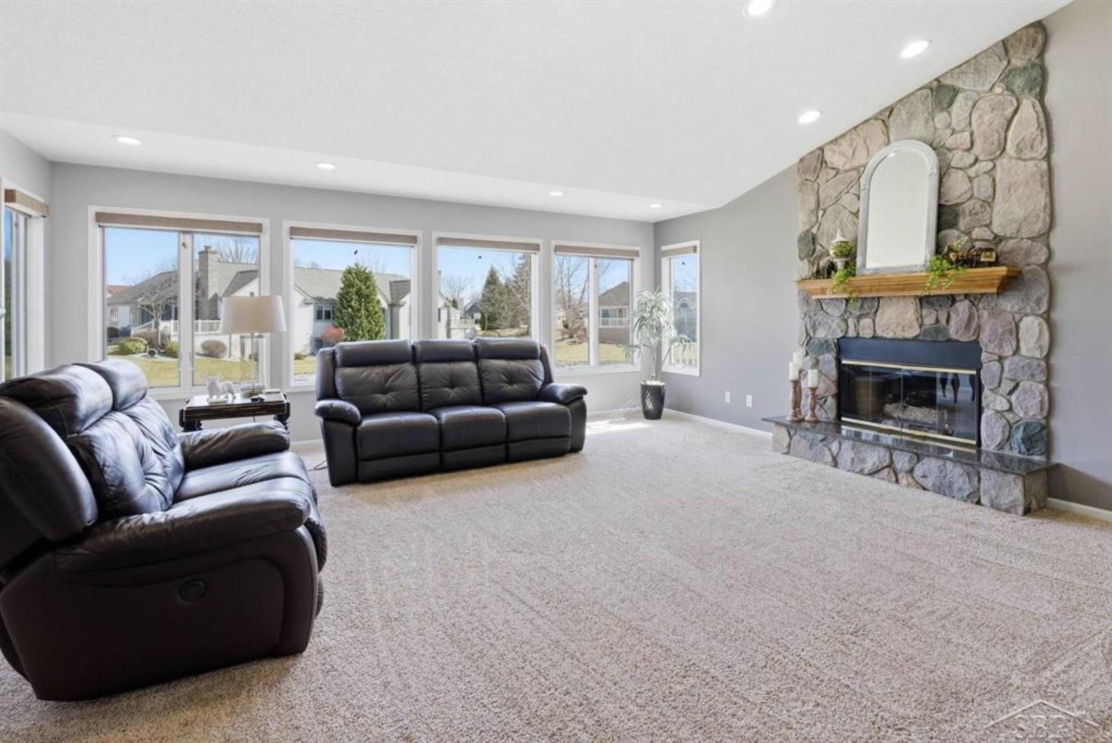 5603 Firethorne Drive, Bay City, MI, 48706