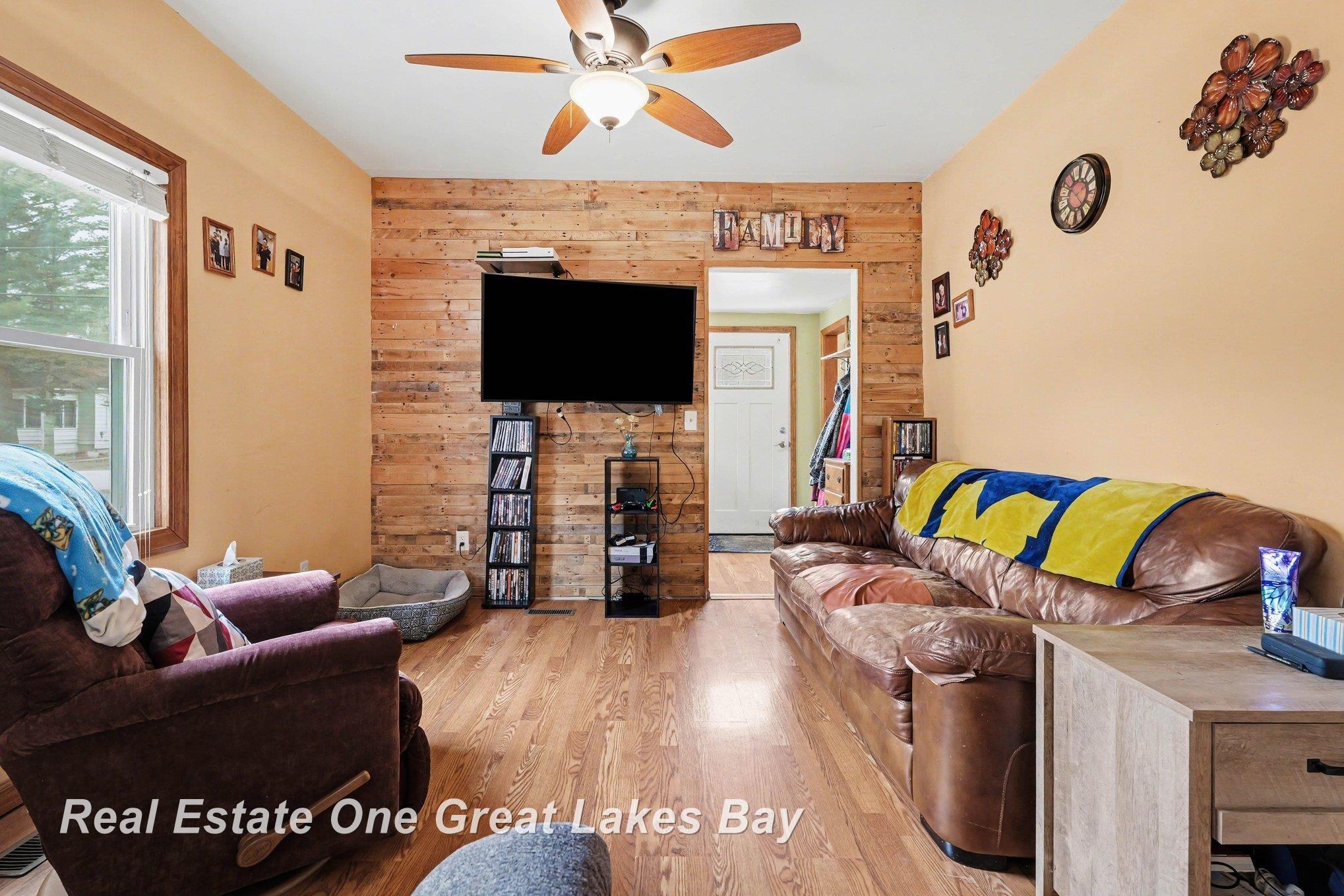 621 W Hosmer Street, Saint Charles, MI, 48655