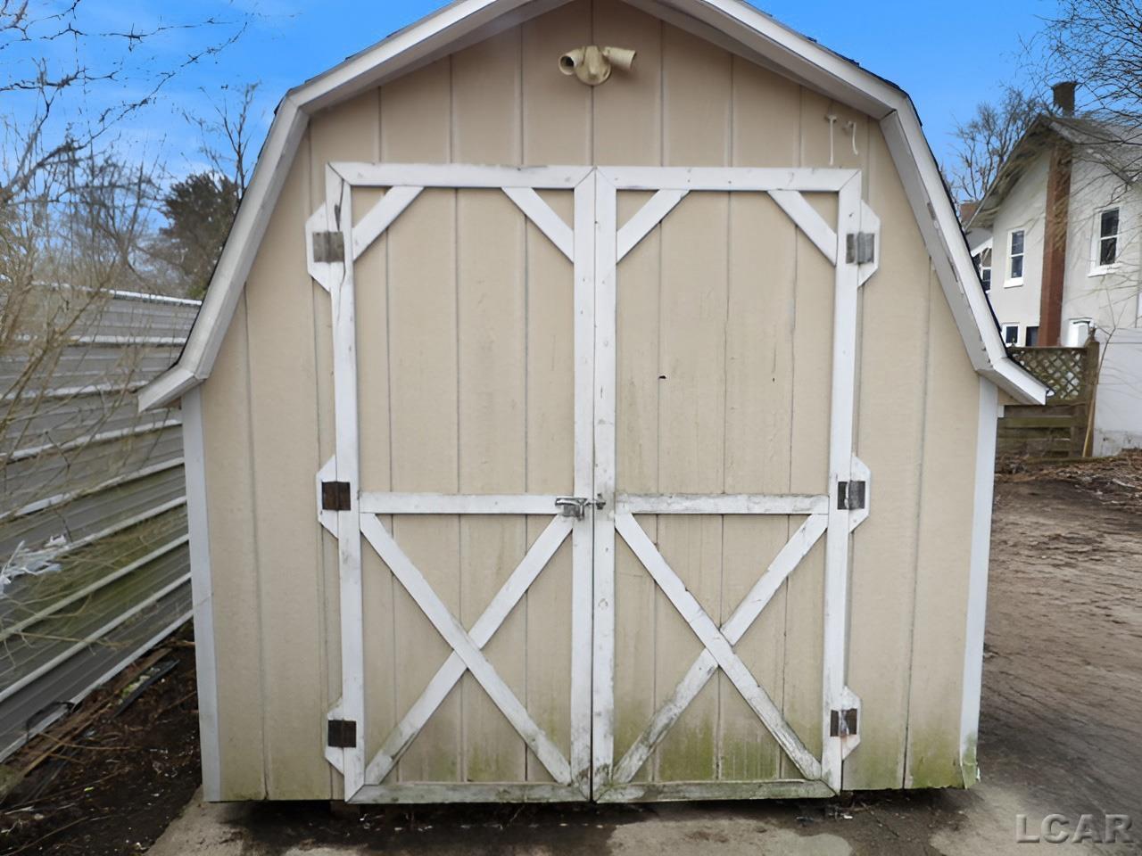 2713 Lilac Road, Hillsdale, MI, 49242