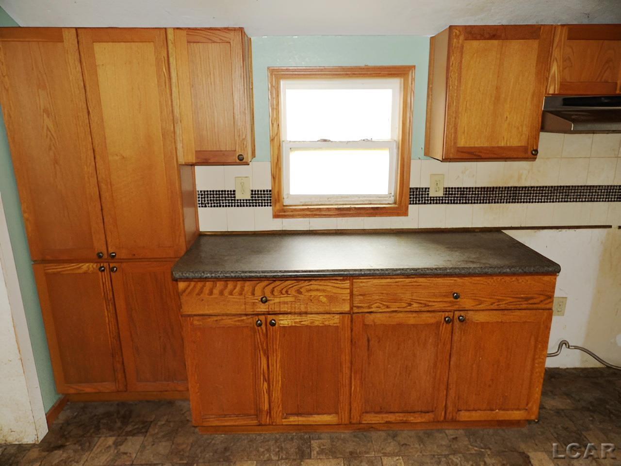 2713 Lilac Road, Hillsdale, MI, 49242