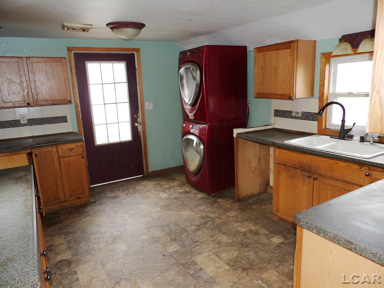 2713 Lilac Road, Hillsdale, MI, 49242