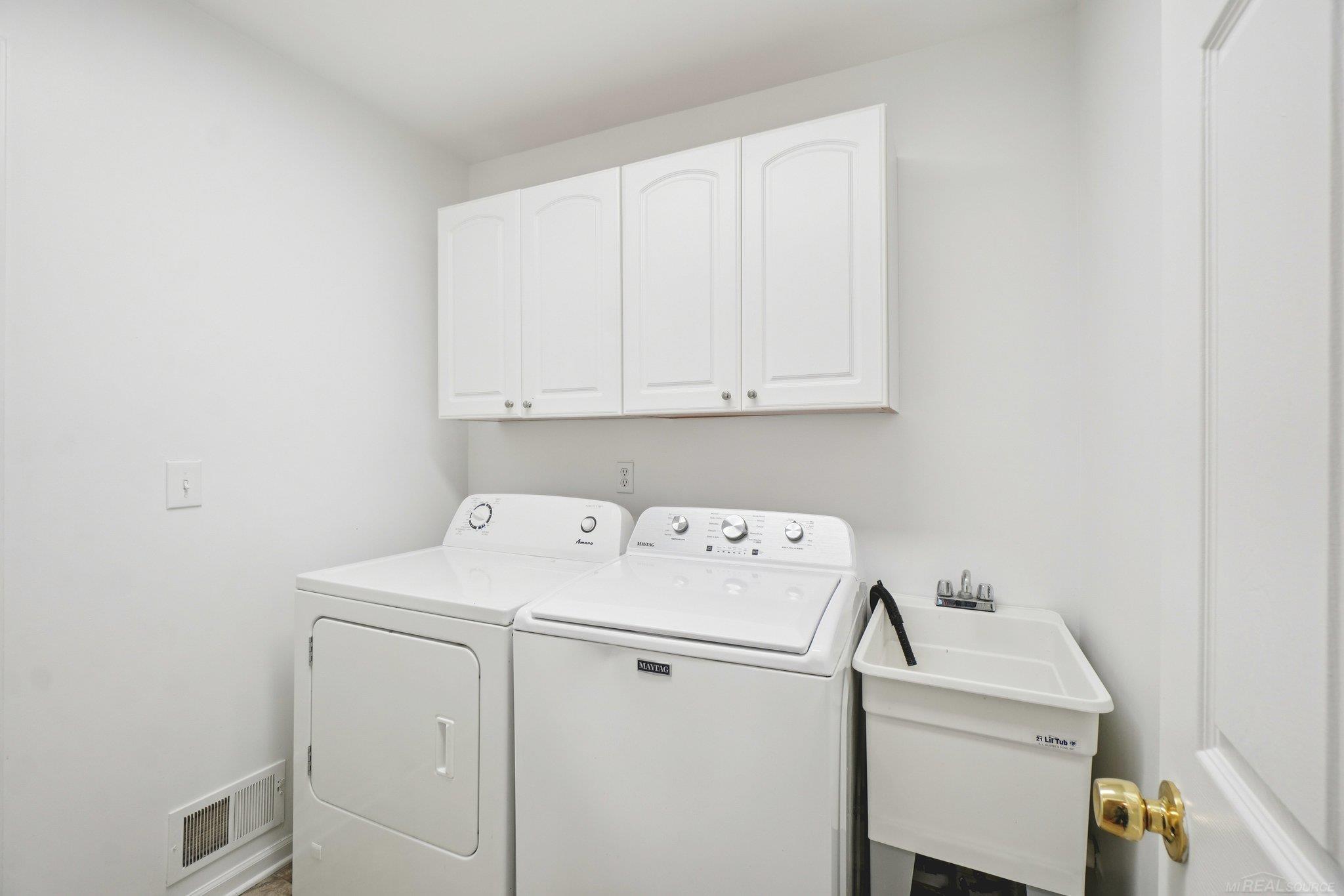 2799 Lochmoor Boulevard, Lake Orion, MI, 48360