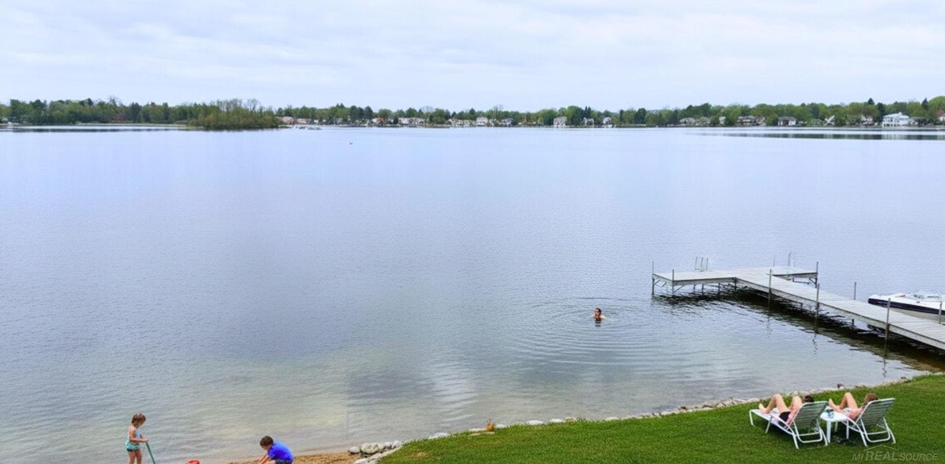 2799 Lochmoor Boulevard, Lake Orion, MI, 48360