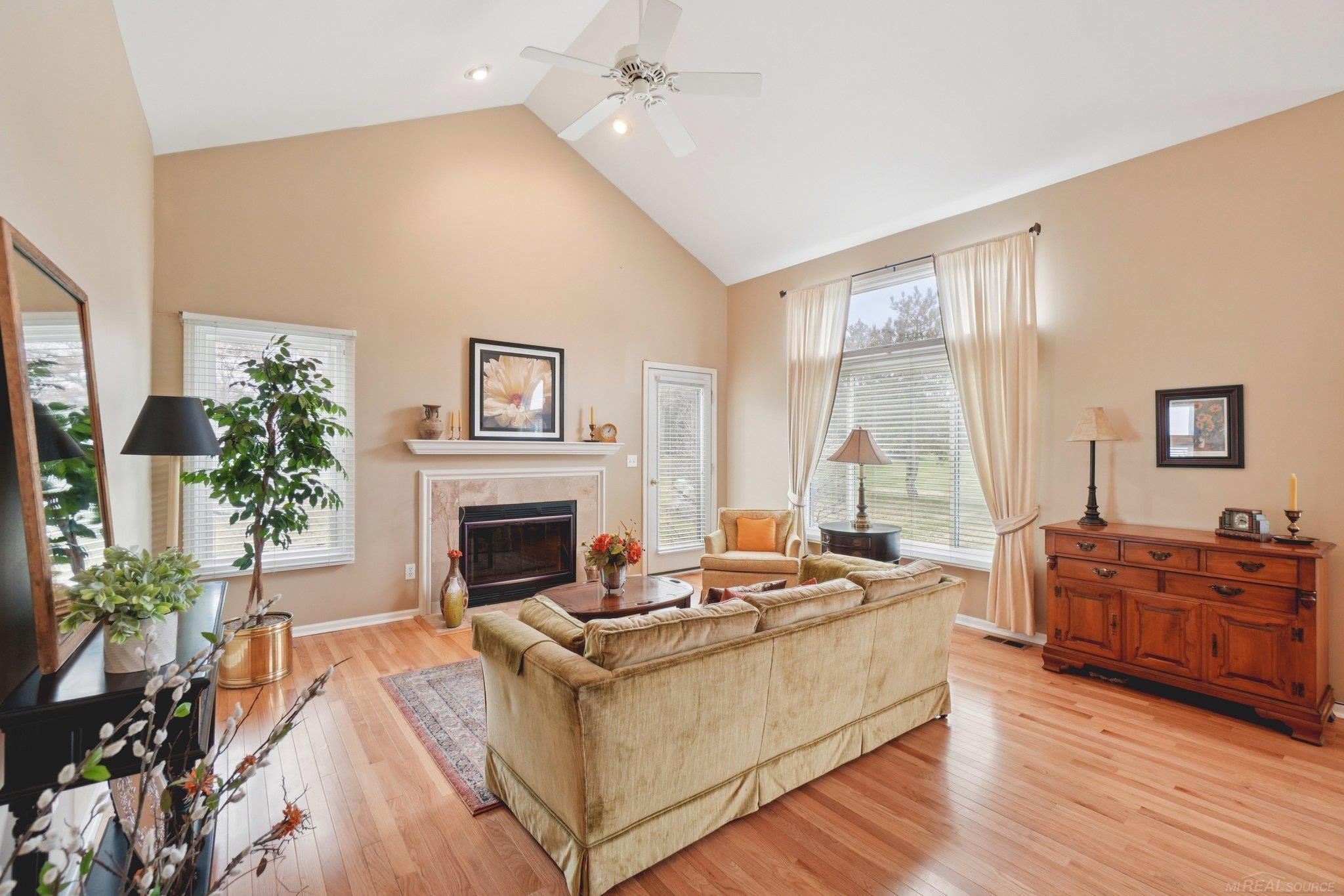 2799 Lochmoor Boulevard, Lake Orion, MI, 48360