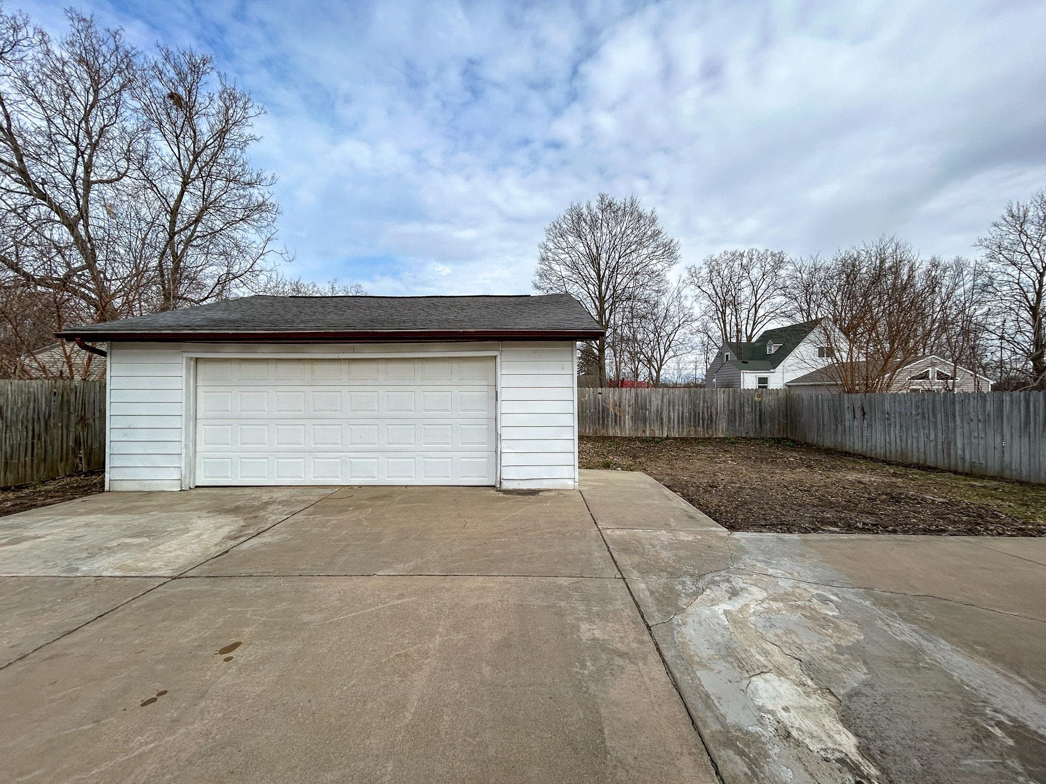 2399 E Parkwood Avenue, Burton, MI, 48529