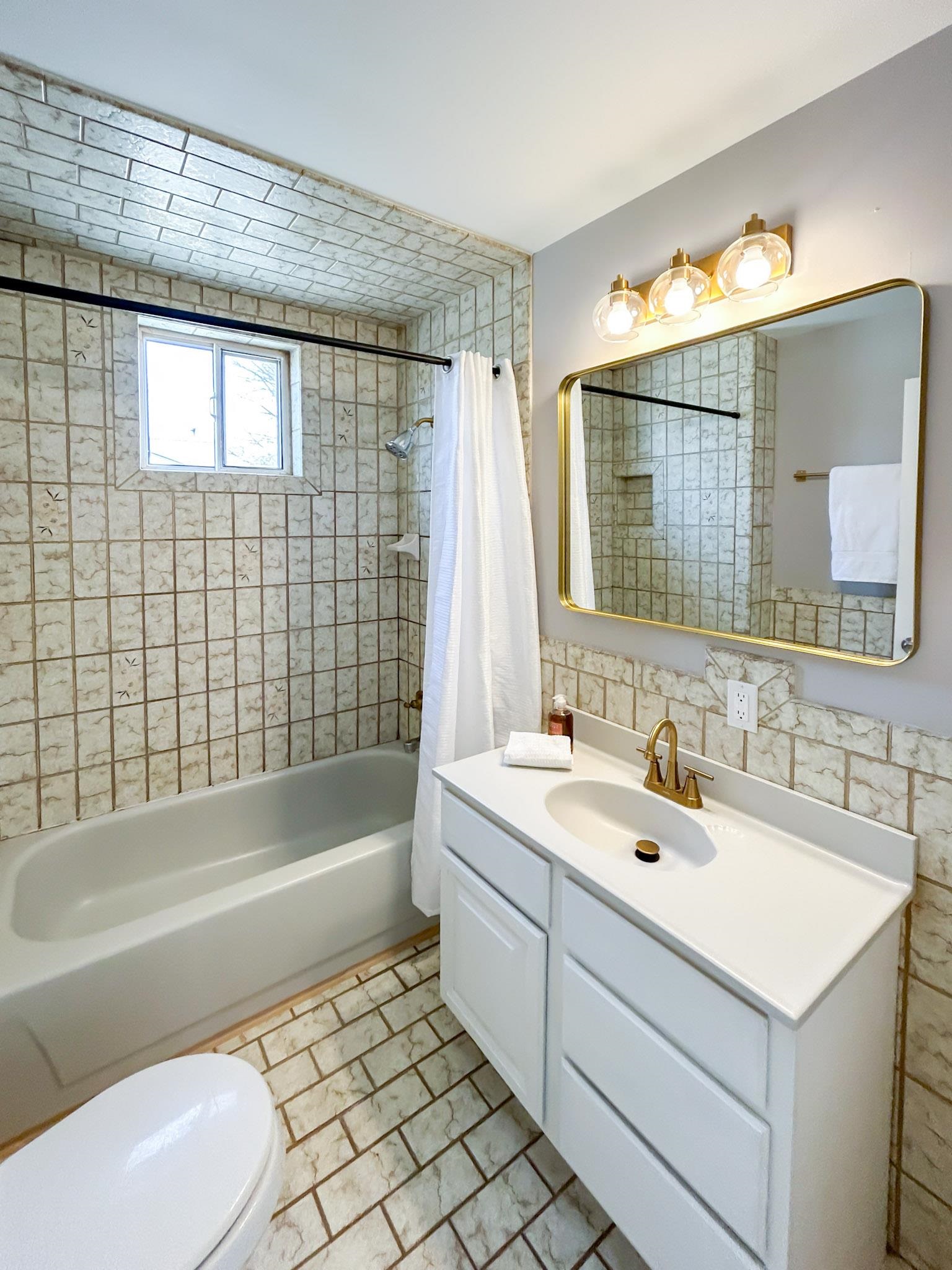 2399 E Parkwood Avenue, Burton, MI, 48529