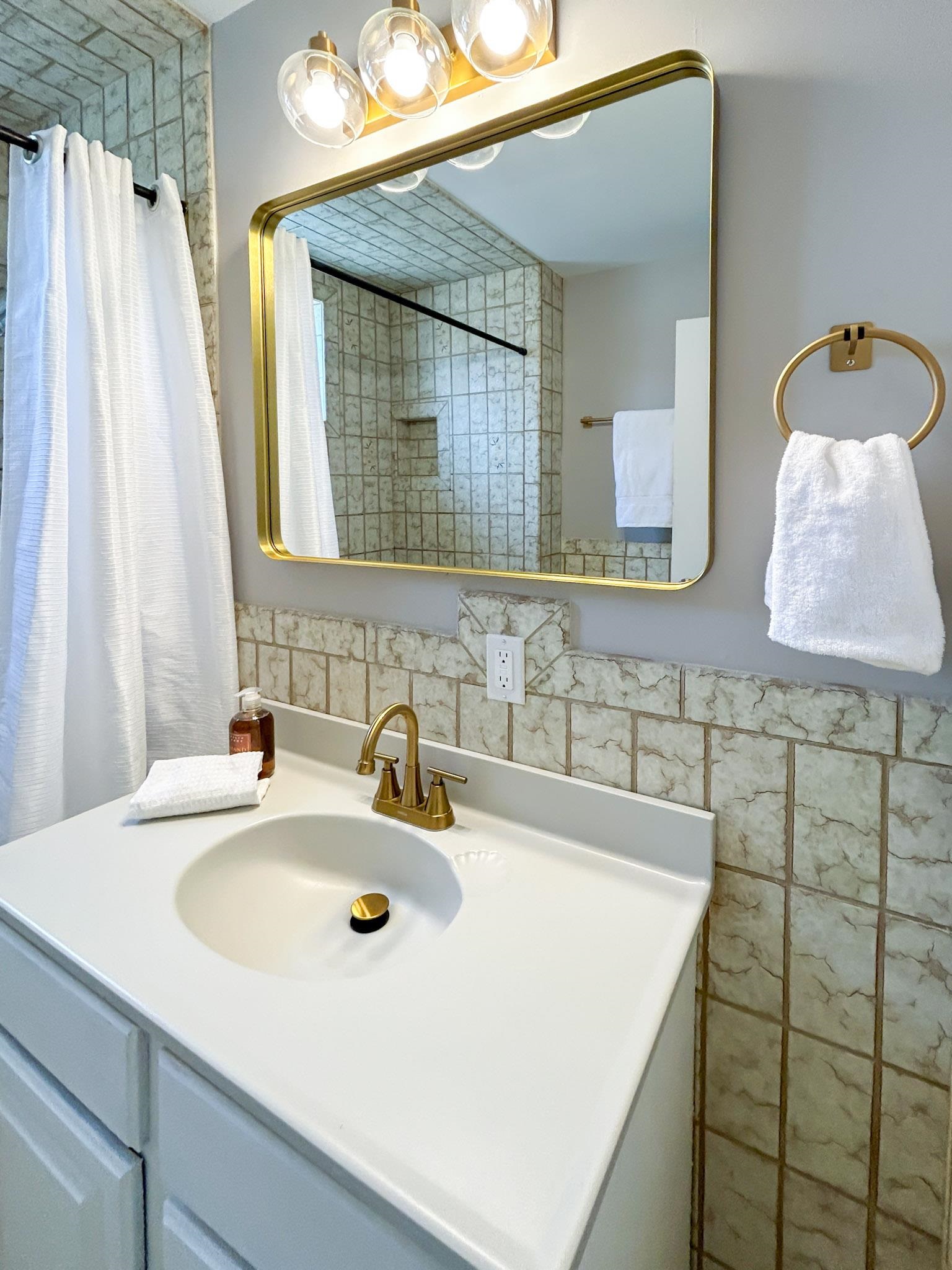 2399 E Parkwood Avenue, Burton, MI, 48529