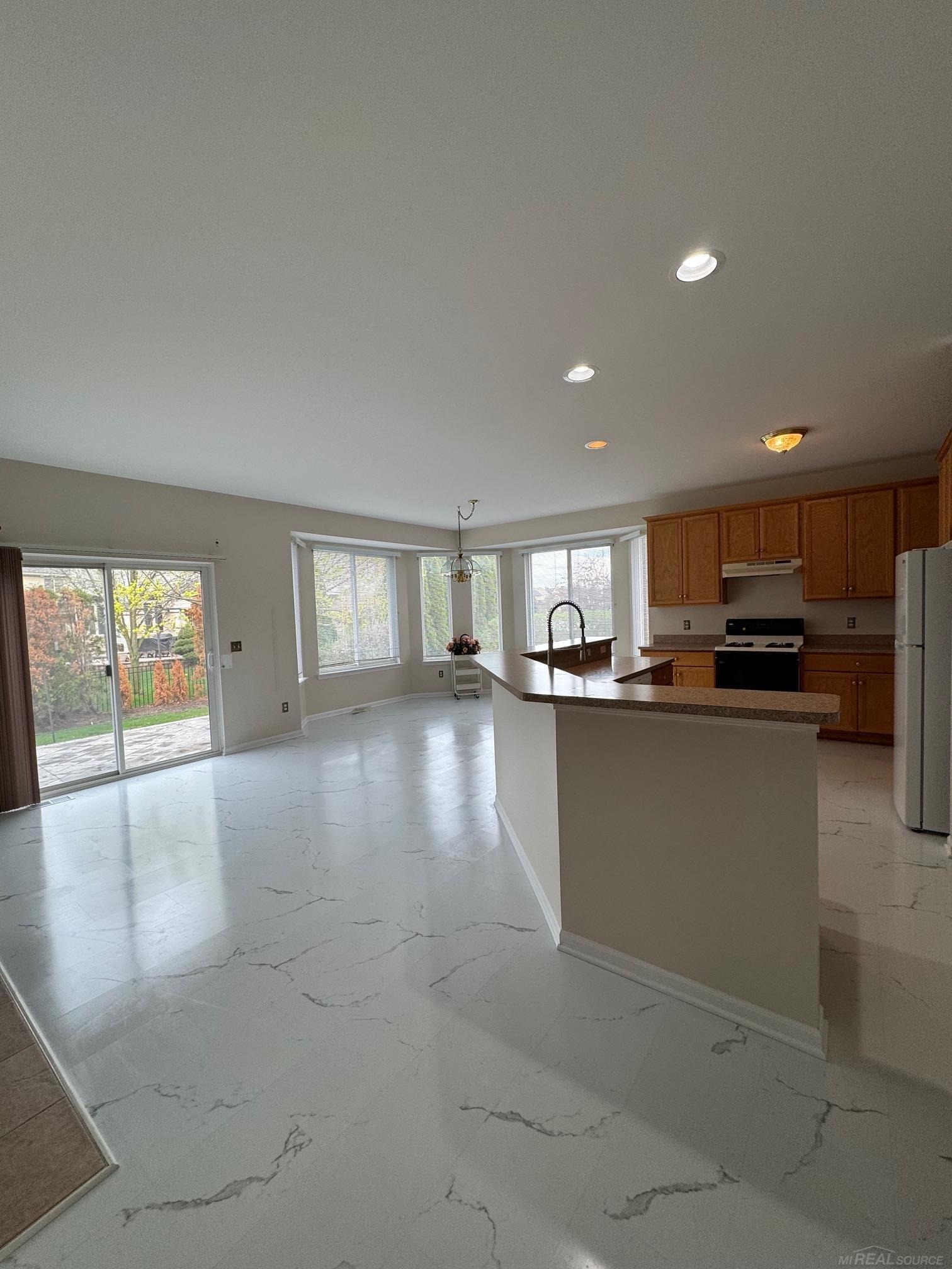 48364 Franklin Drive, Macomb, MI, 48044