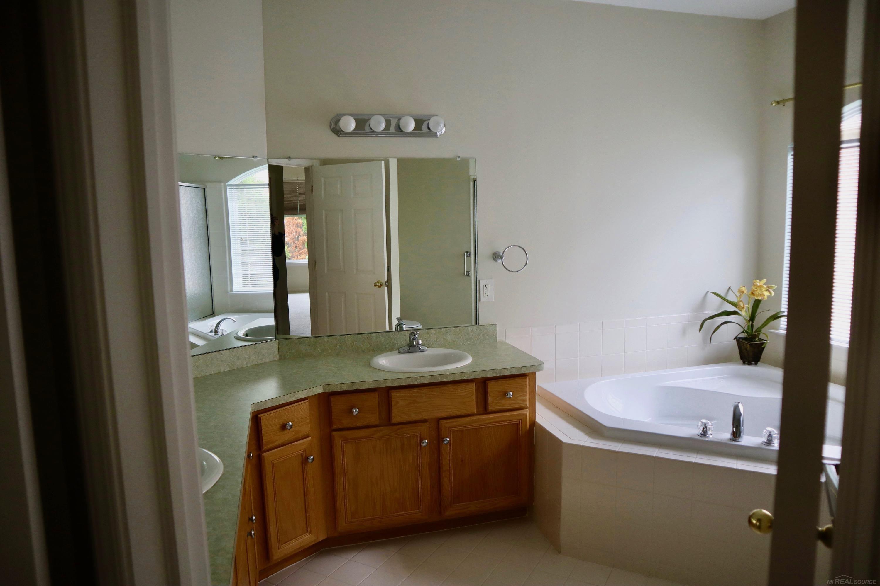 48364 Franklin Drive, Macomb, MI, 48044