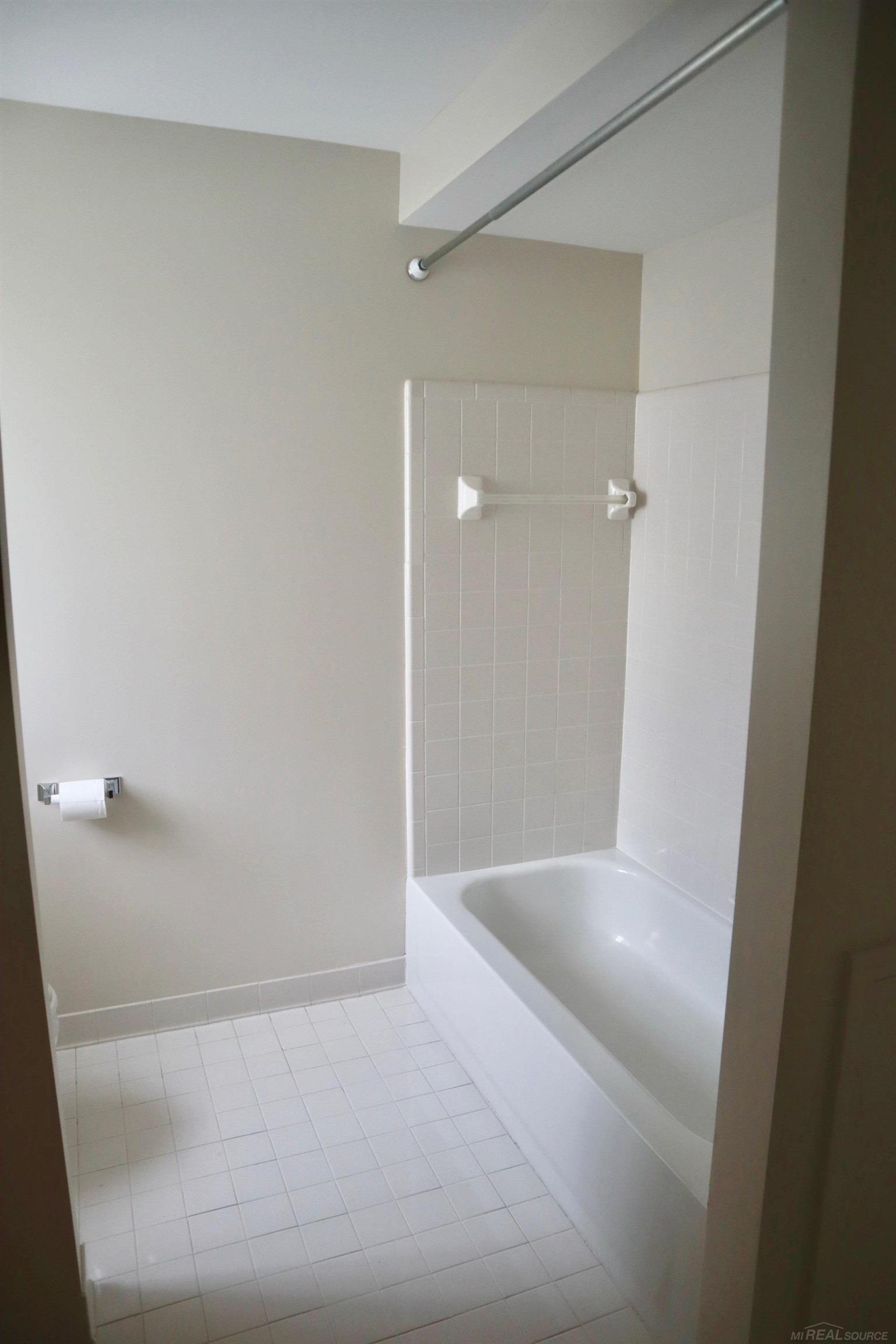 48364 Franklin Drive, Macomb, MI, 48044