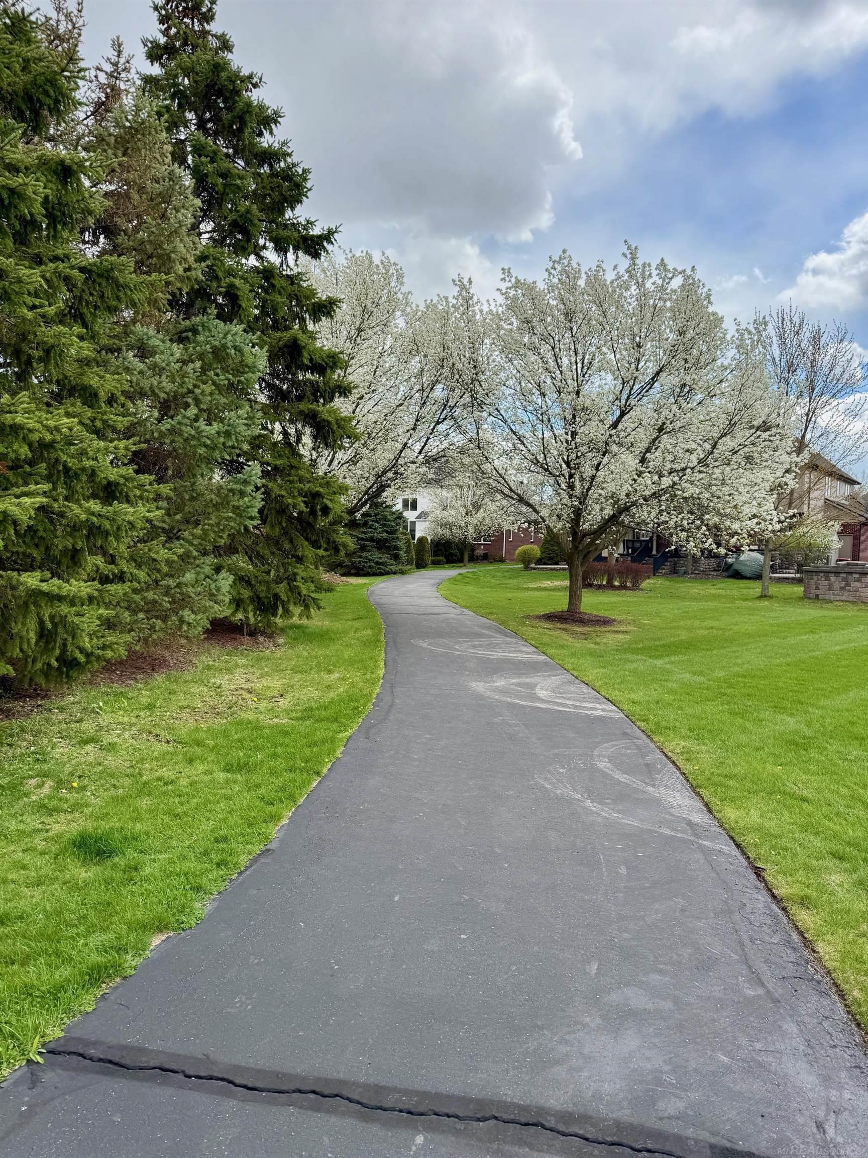 48364 Franklin Drive, Macomb, MI, 48044