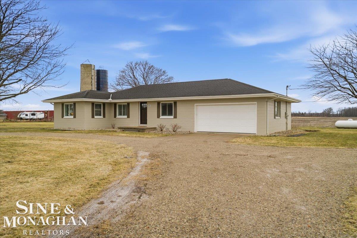 East China, MI, 48054