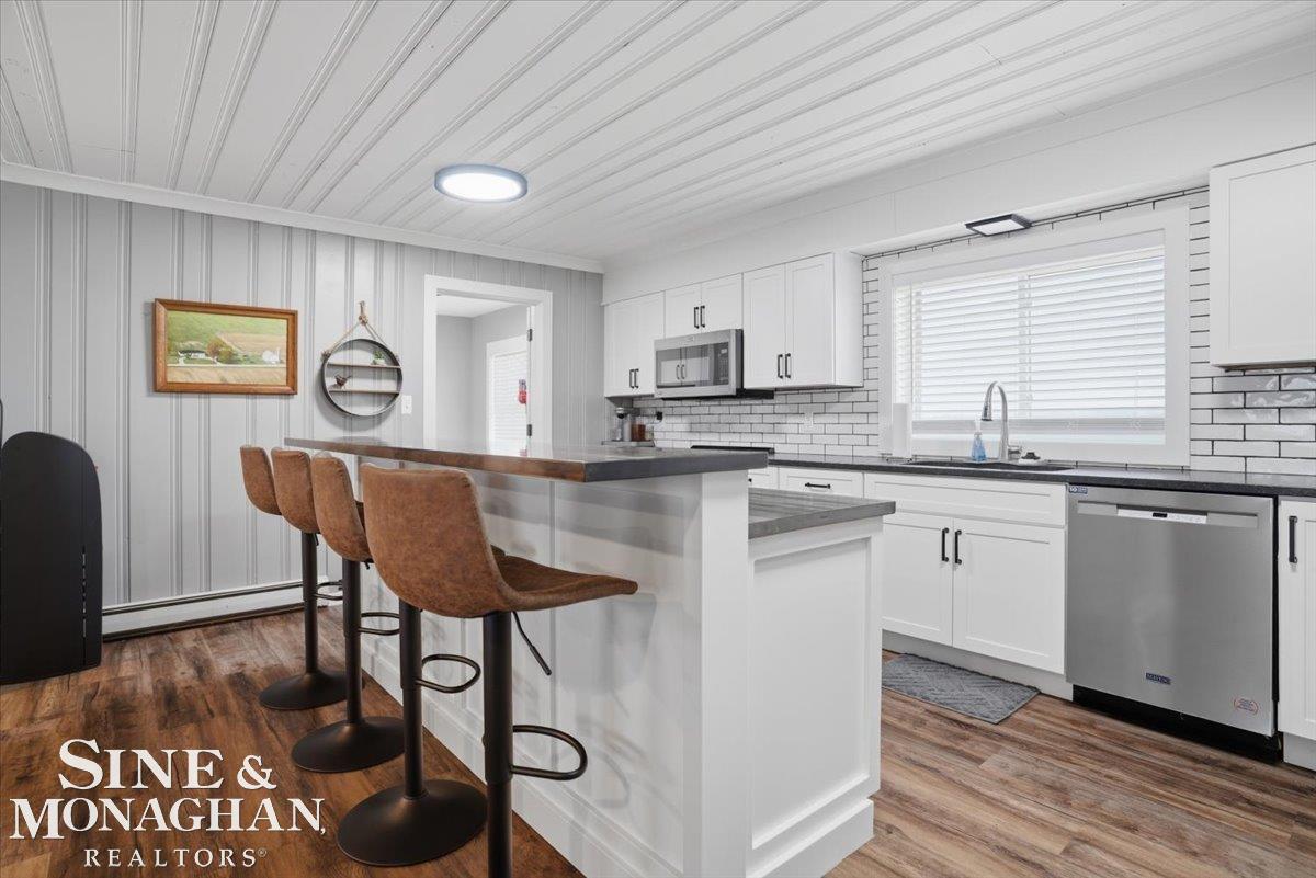 East China, MI, 48054