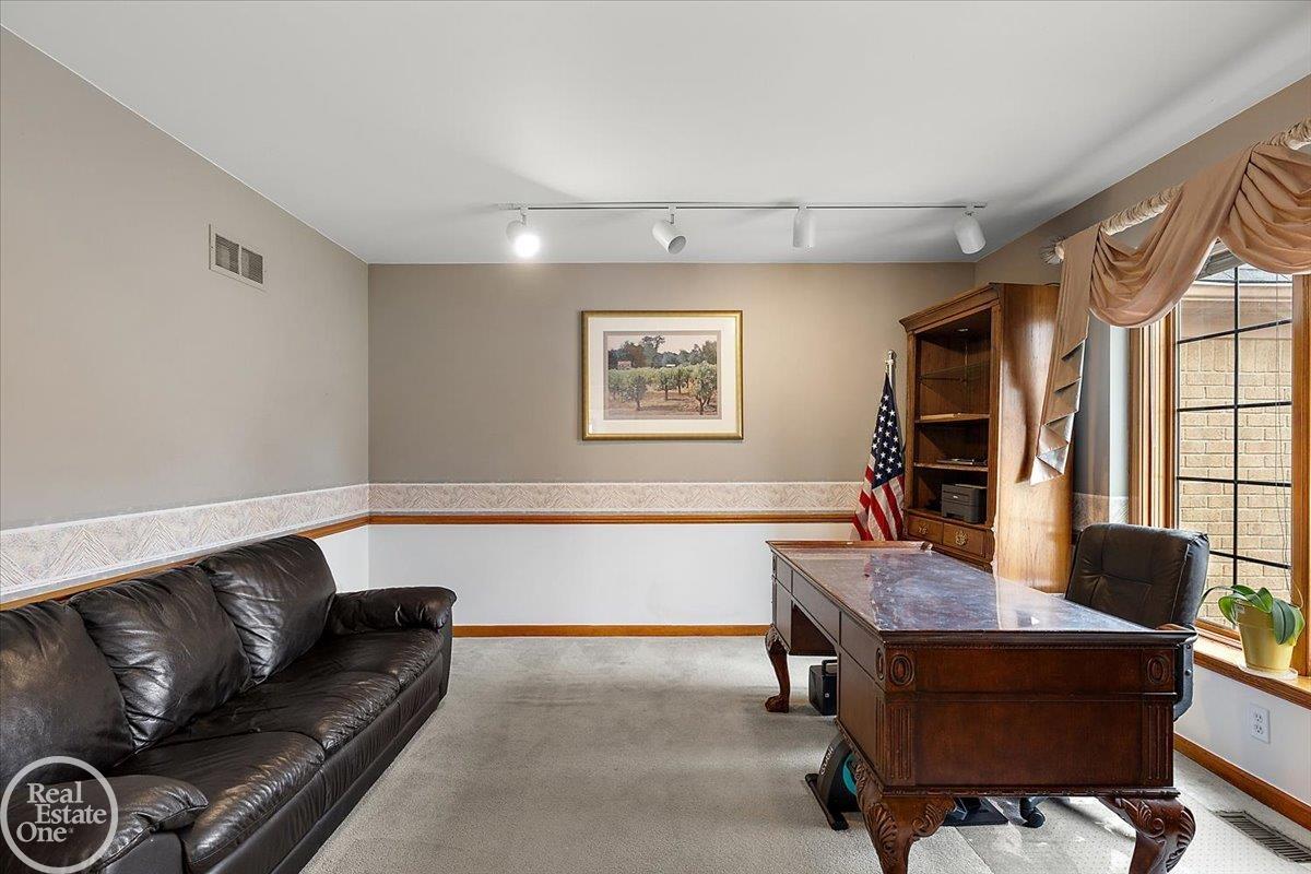 54168 Overbrook Court, Shelby Twp, MI, 48316-1300