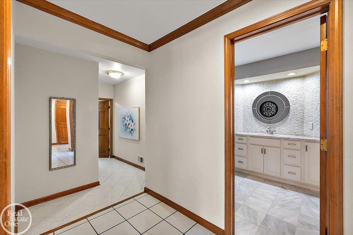 54168 Overbrook Court, Shelby Twp, MI, 48316-1300