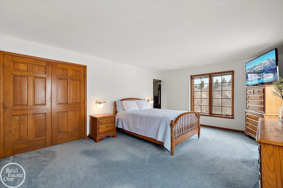 54168 Overbrook Court, Shelby Twp, MI, 48316-1300