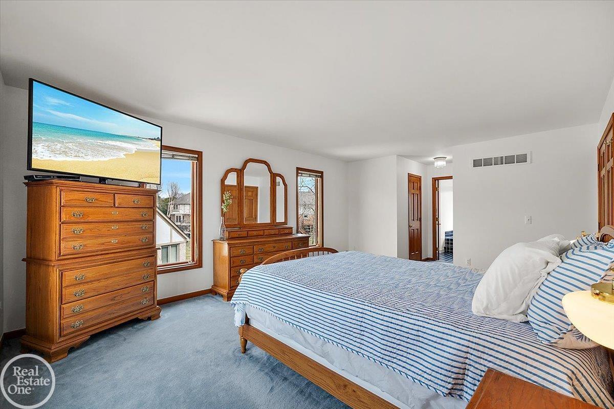 54168 Overbrook Court, Shelby Twp, MI, 48316-1300