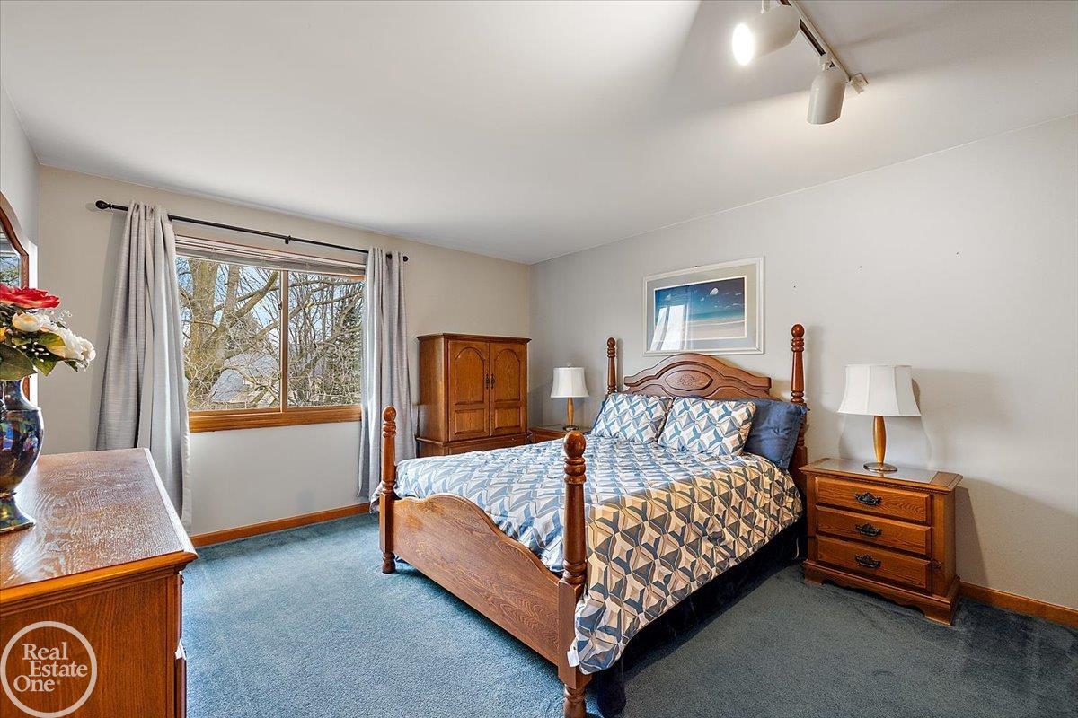 54168 Overbrook Court, Shelby Twp, MI, 48316-1300