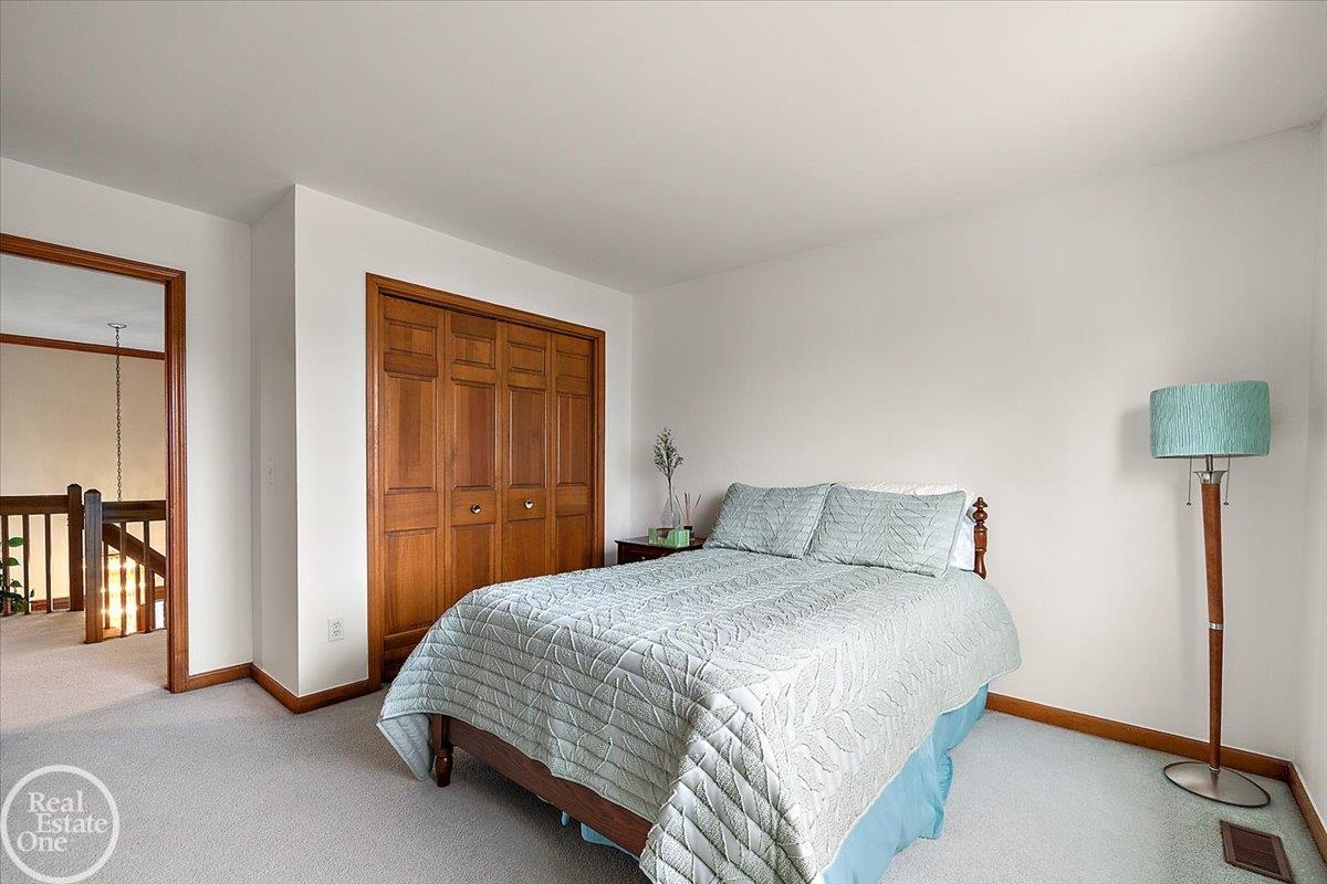 54168 Overbrook Court, Shelby Twp, MI, 48316-1300