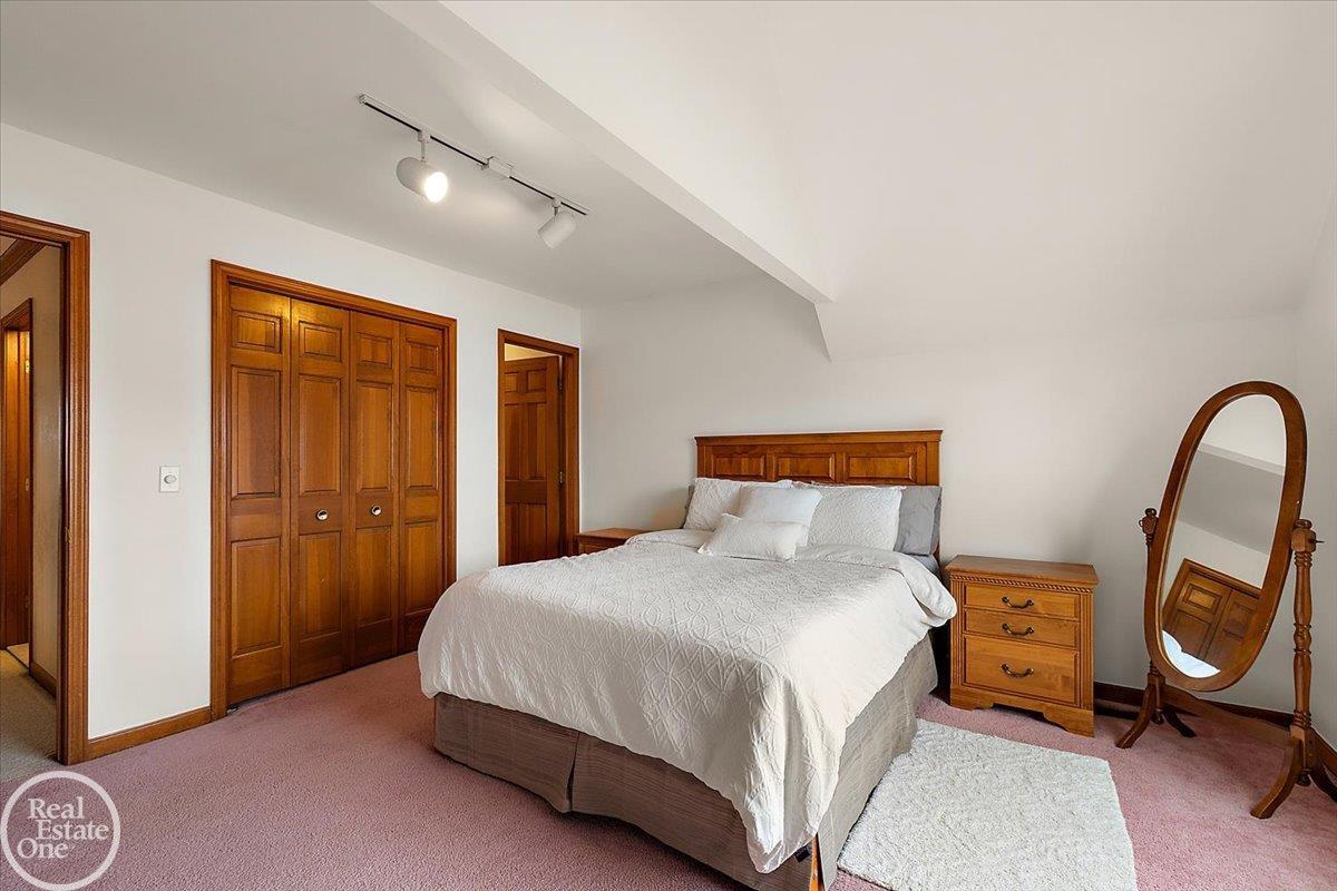 54168 Overbrook Court, Shelby Twp, MI, 48316-1300