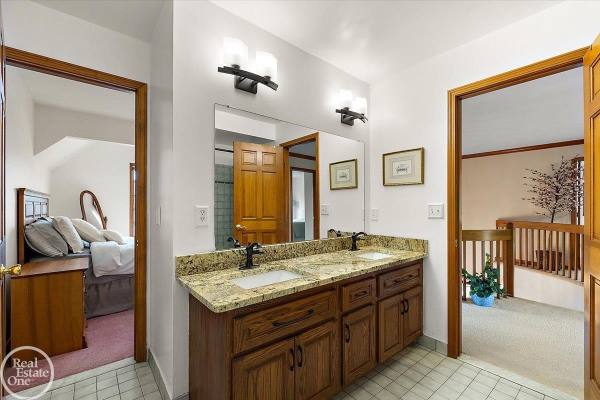 54168 Overbrook Court, Shelby Twp, MI, 48316-1300