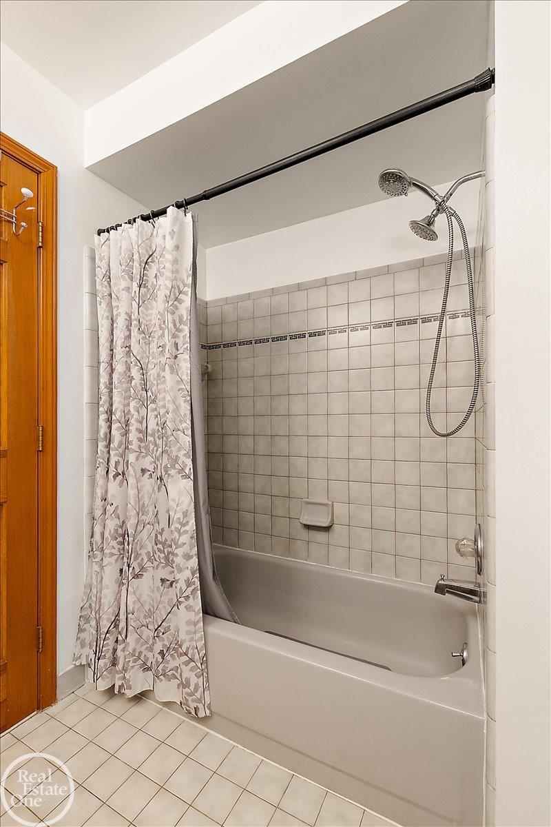 54168 Overbrook Court, Shelby Twp, MI, 48316-1300