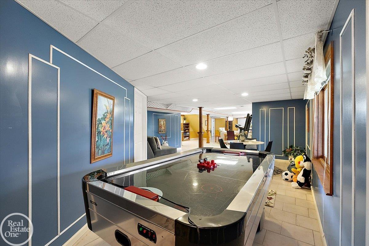 54168 Overbrook Court, Shelby Twp, MI, 48316-1300