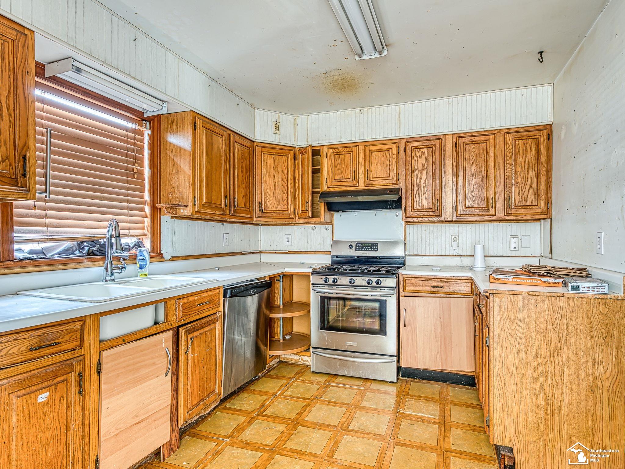 836 Lincoln Street, Jackson, MI, 49202