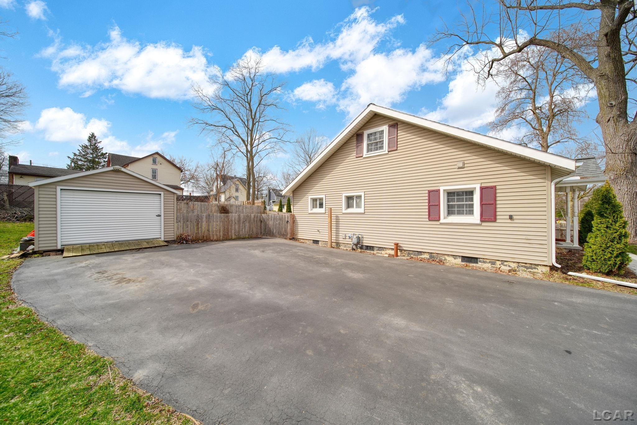 126 E Albert Street, Adrian, MI, 49221