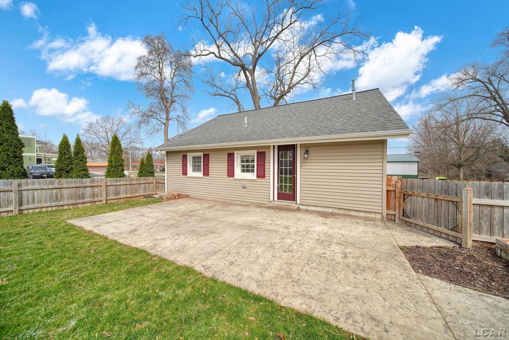 126 E Albert Street, Adrian, MI, 49221