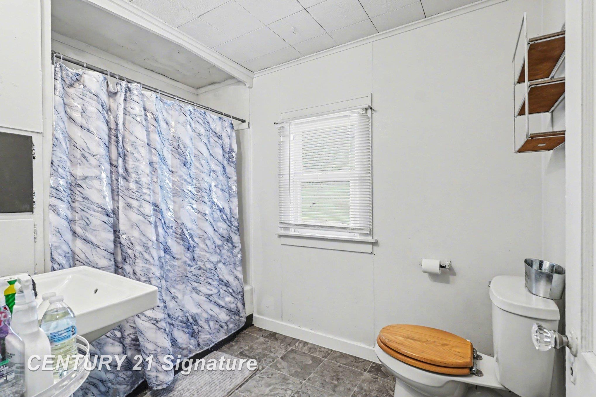 1724 State Street, Saginaw, MI, 48602