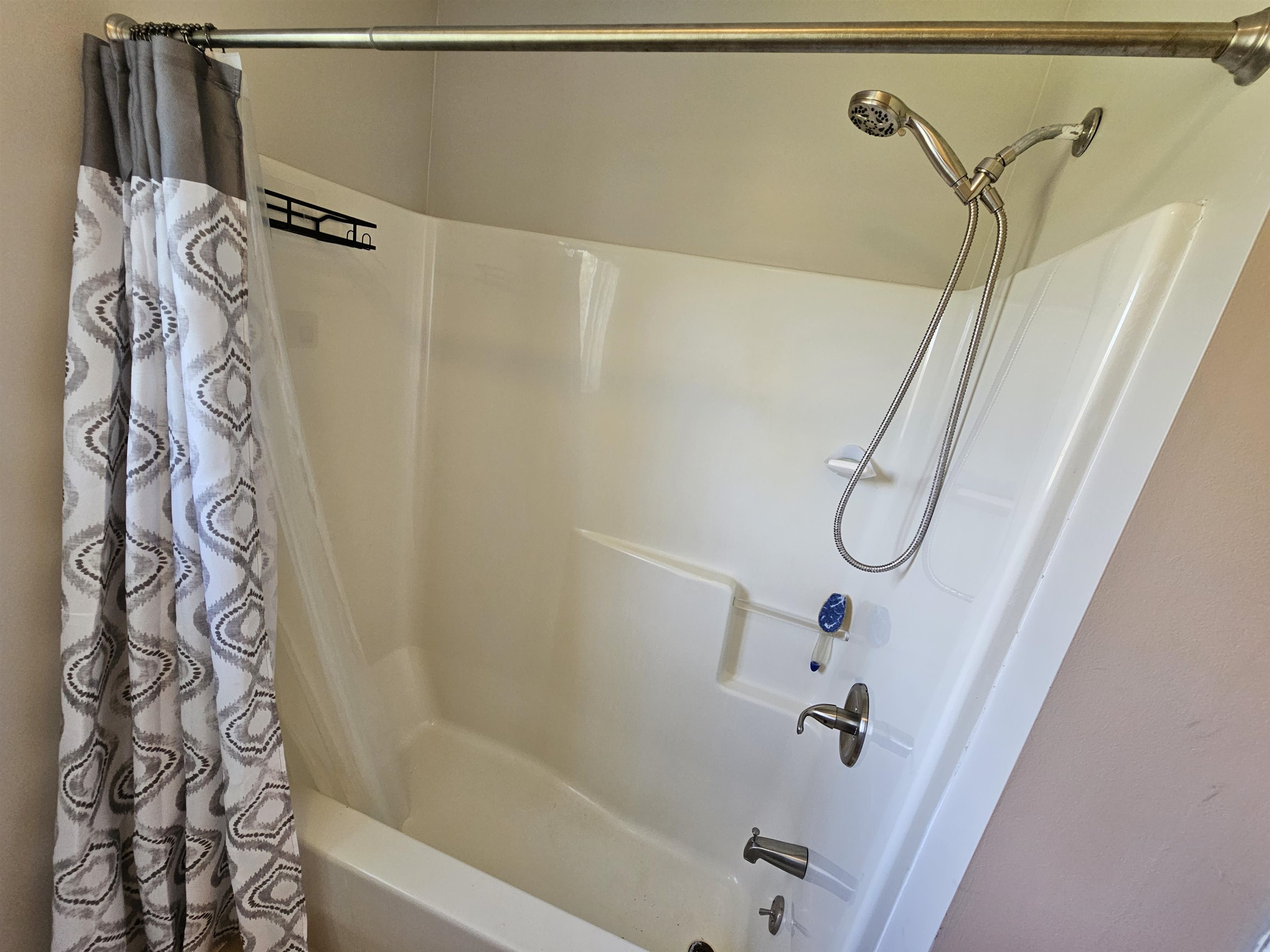 2454 Cambridge Way, Gladwin, MI, 48624