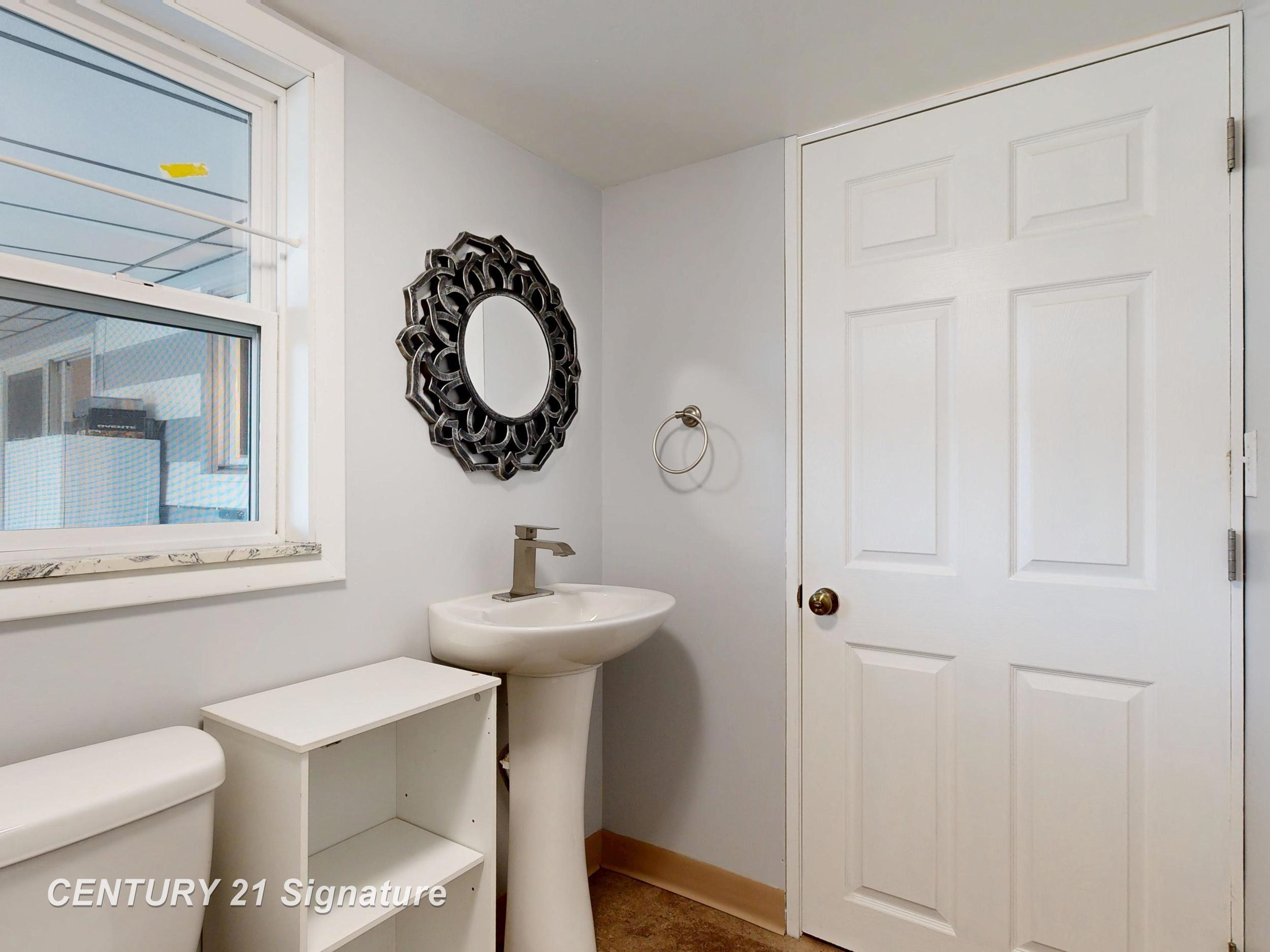 2201 N Berkshire Drive, Saginaw, MI, 48603