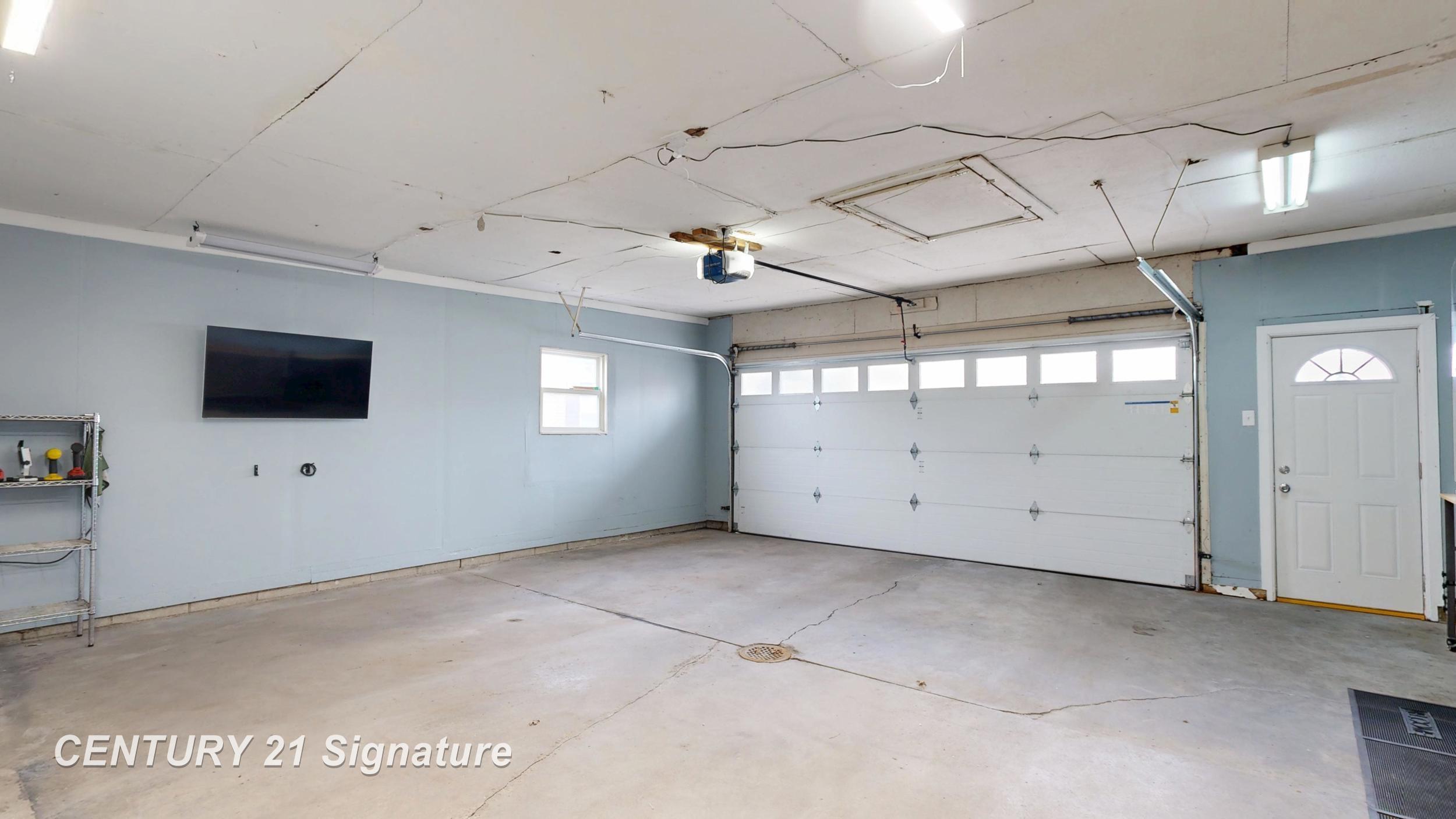 2201 N Berkshire Drive, Saginaw, MI, 48603