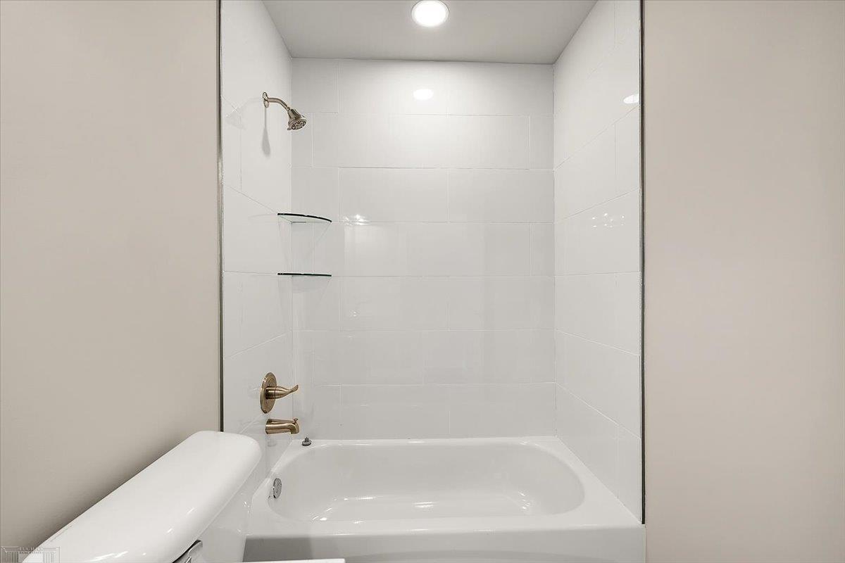 27121 Lanse Creuse Street, Harrison Twp, MI, 48045