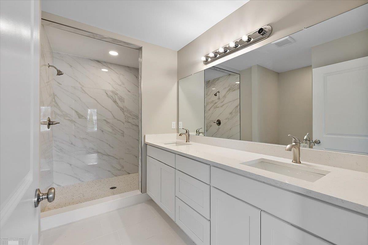 27121 Lanse Creuse Street, Harrison Twp, MI, 48045