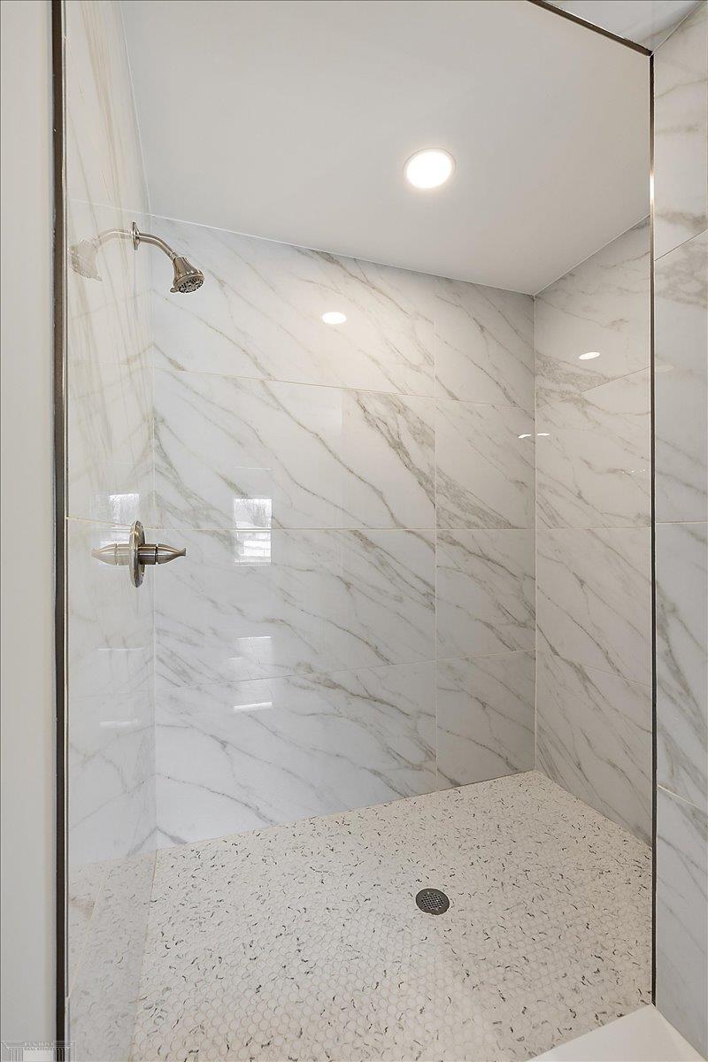 27121 Lanse Creuse Street, Harrison Twp, MI, 48045