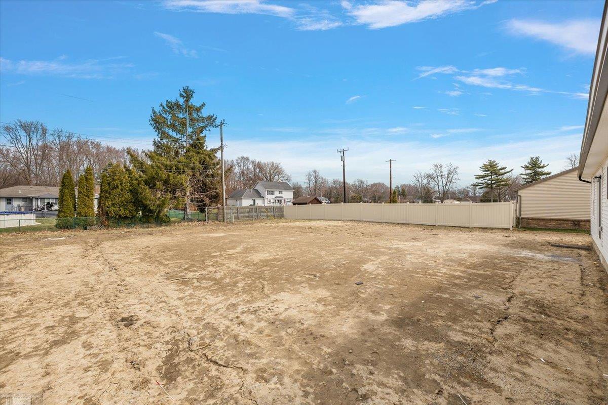 27121 Lanse Creuse Street, Harrison Twp, MI, 48045