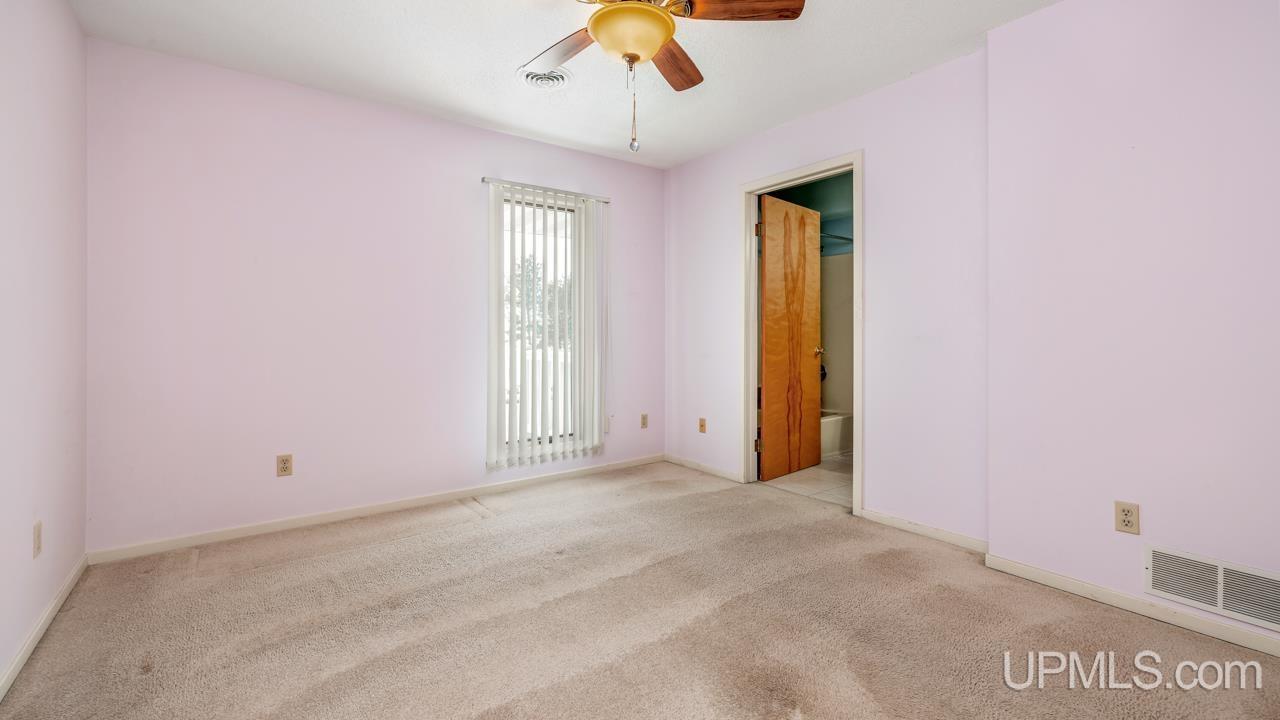 2000 Lake Shore UNIT&nbsp;N Drive, Gladstone, MI, 49837