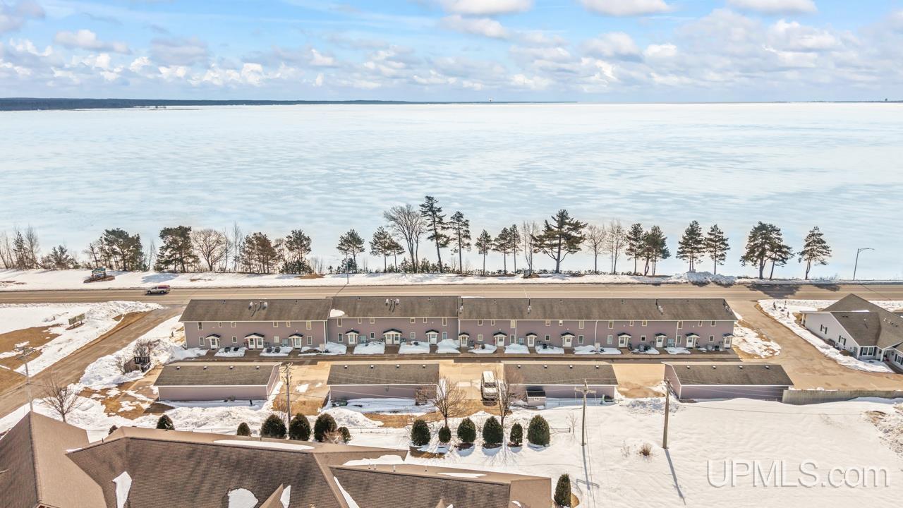 2000 Lake Shore UNIT&nbsp;N Drive, Gladstone, MI, 49837