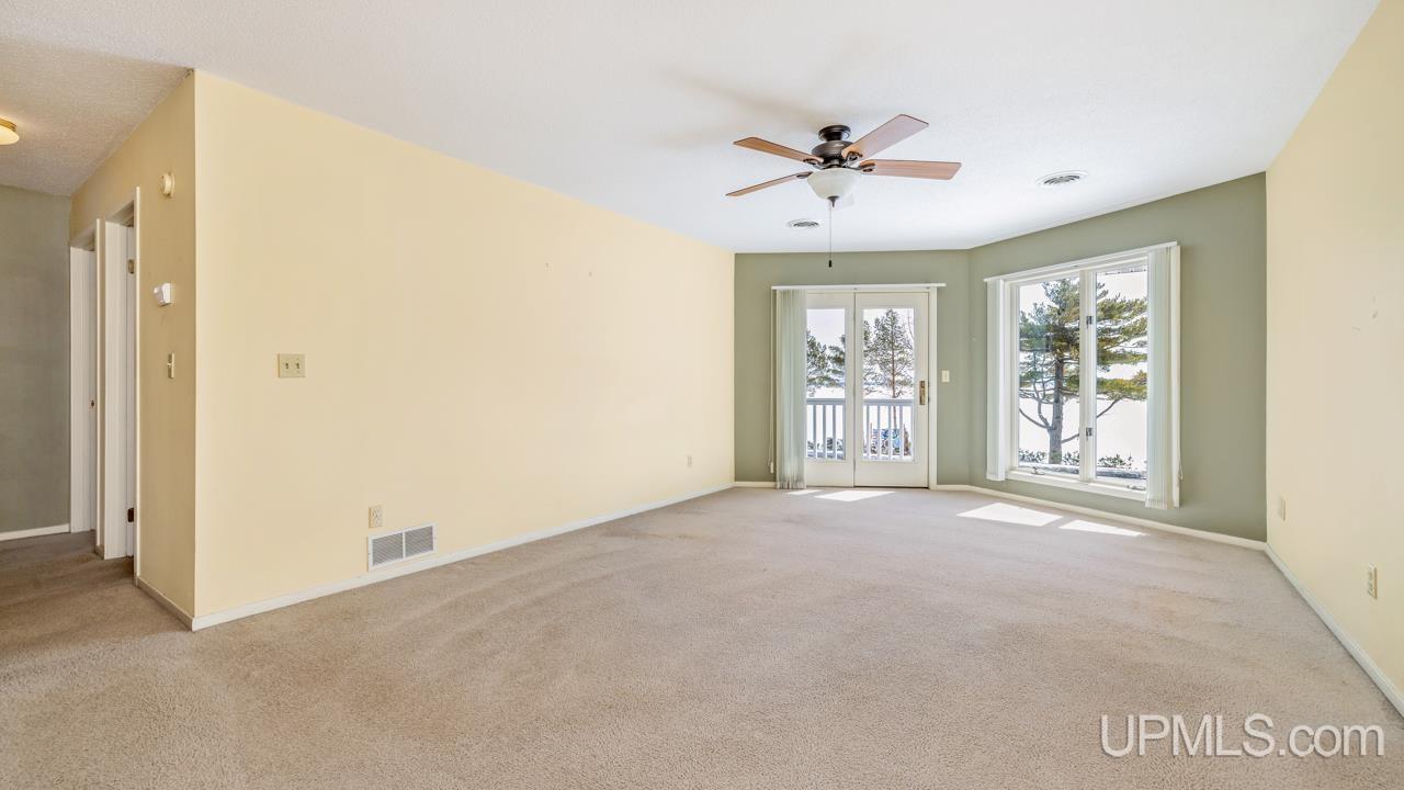 2000 Lake Shore UNIT&nbsp;N Drive, Gladstone, MI, 49837