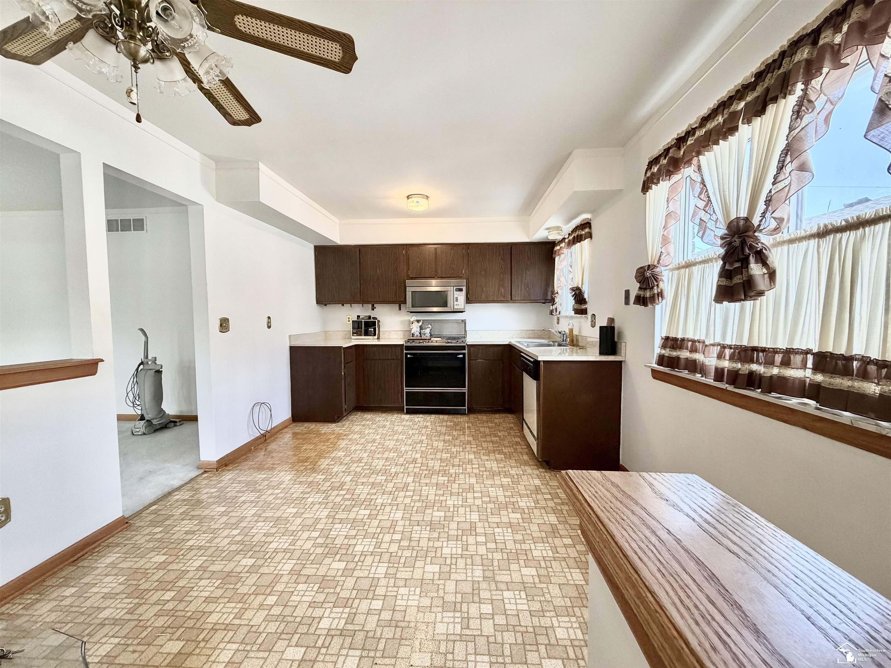 25920 Reeck Road, Trenton, MI, 48183