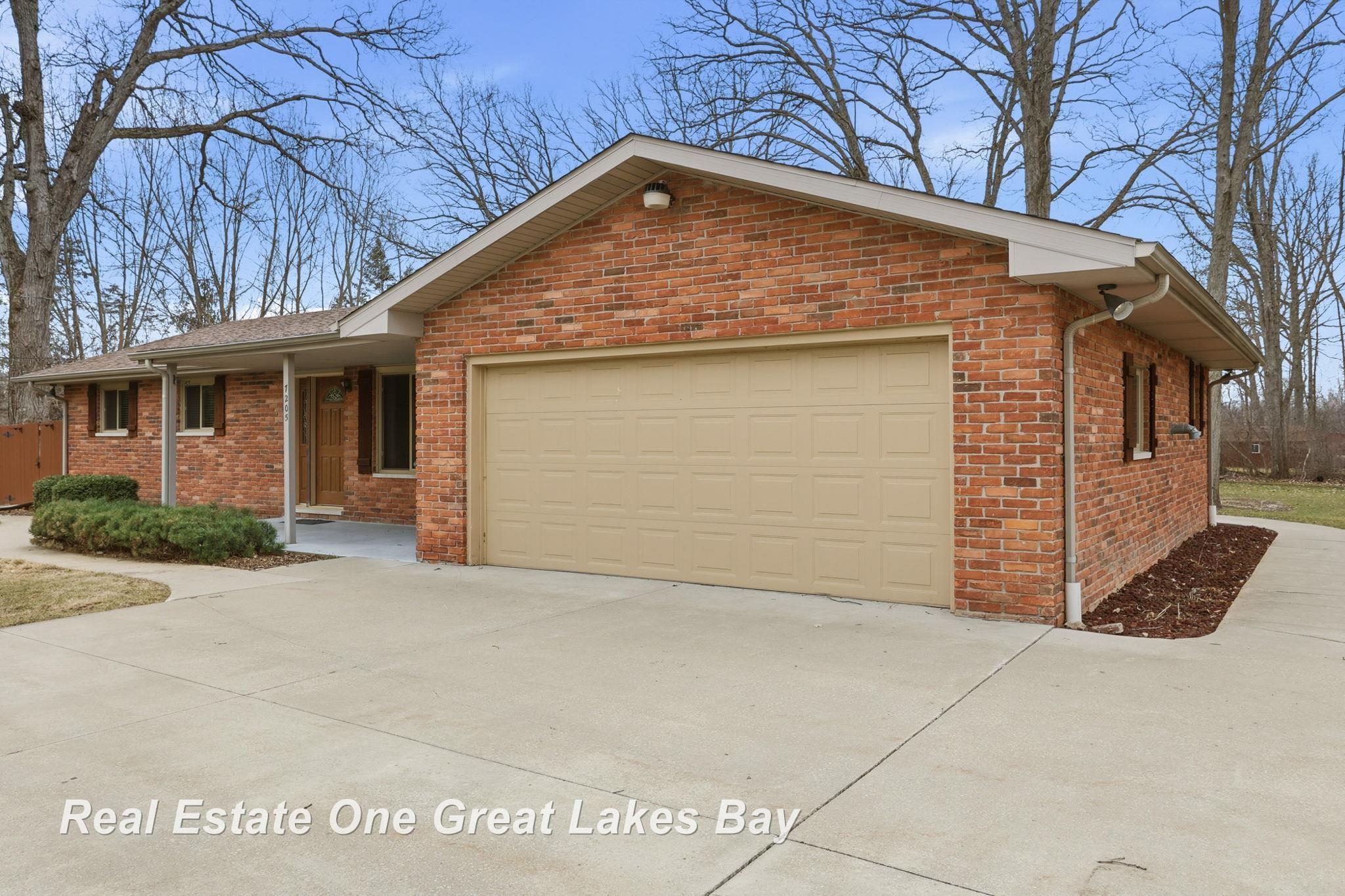 7205 Trinklein Road, Saginaw, MI, 48609