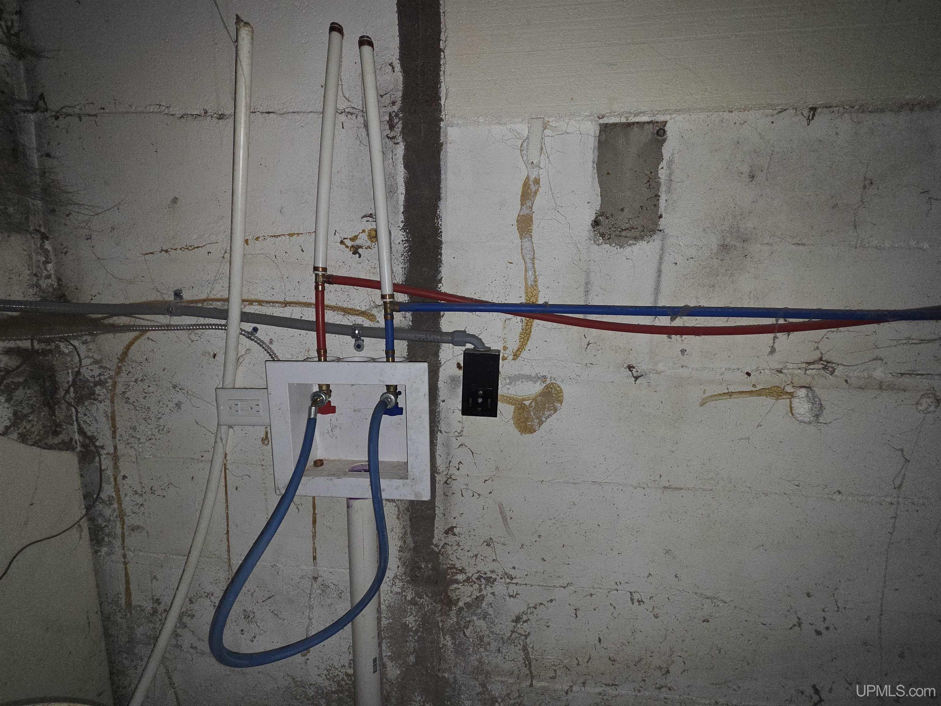 210 Blossom Street, Iron River, MI, 49935