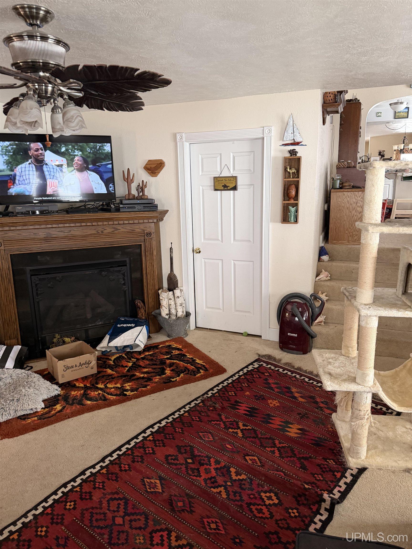 208 E Onota Street, Munising, MI, 49862