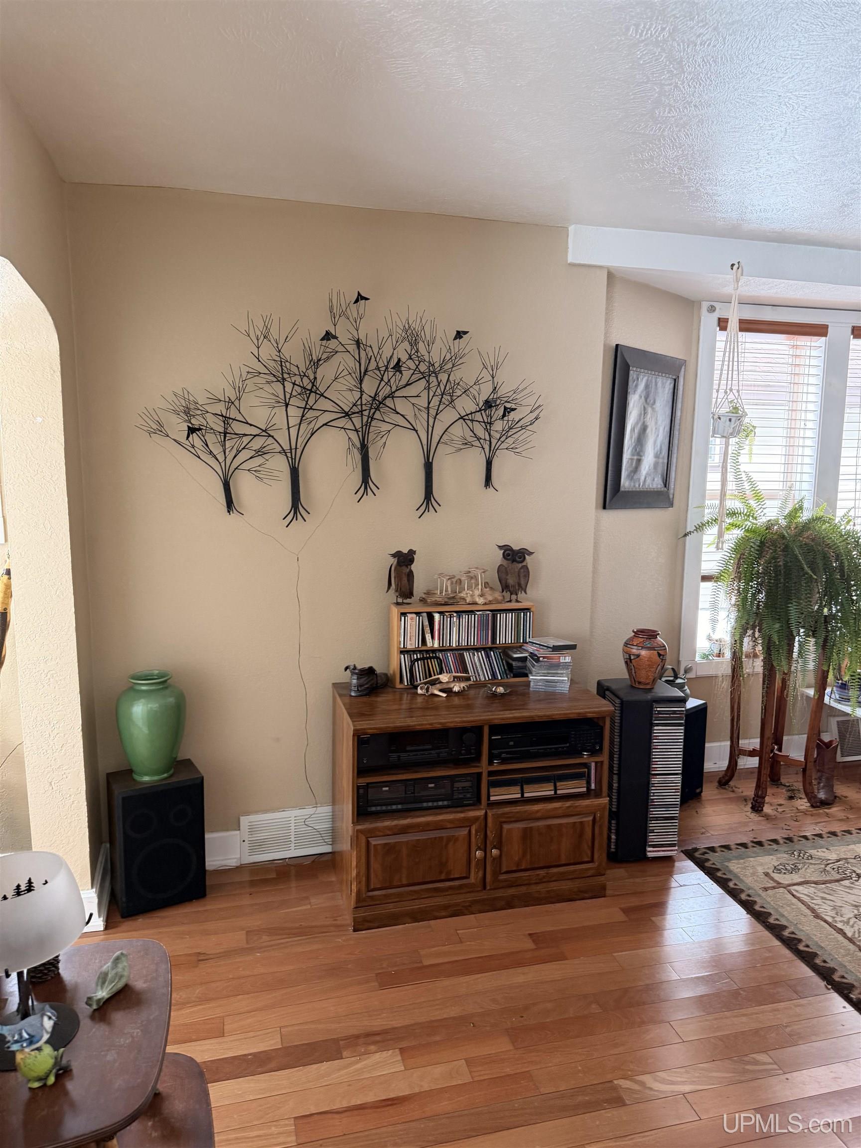 208 E Onota Street, Munising, MI, 49862