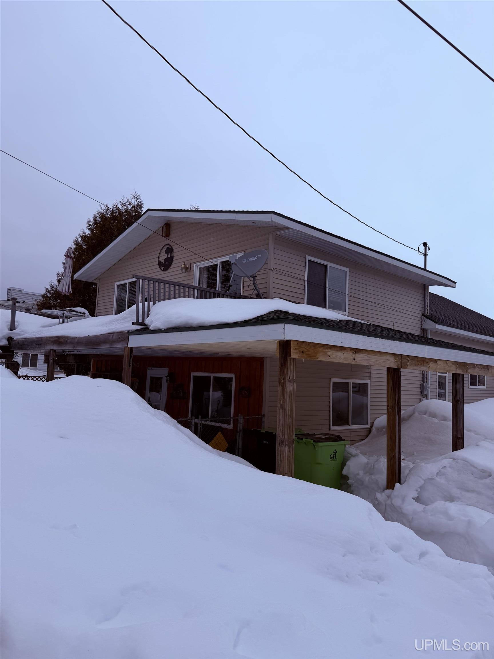 208 E Onota Street, Munising, MI, 49862