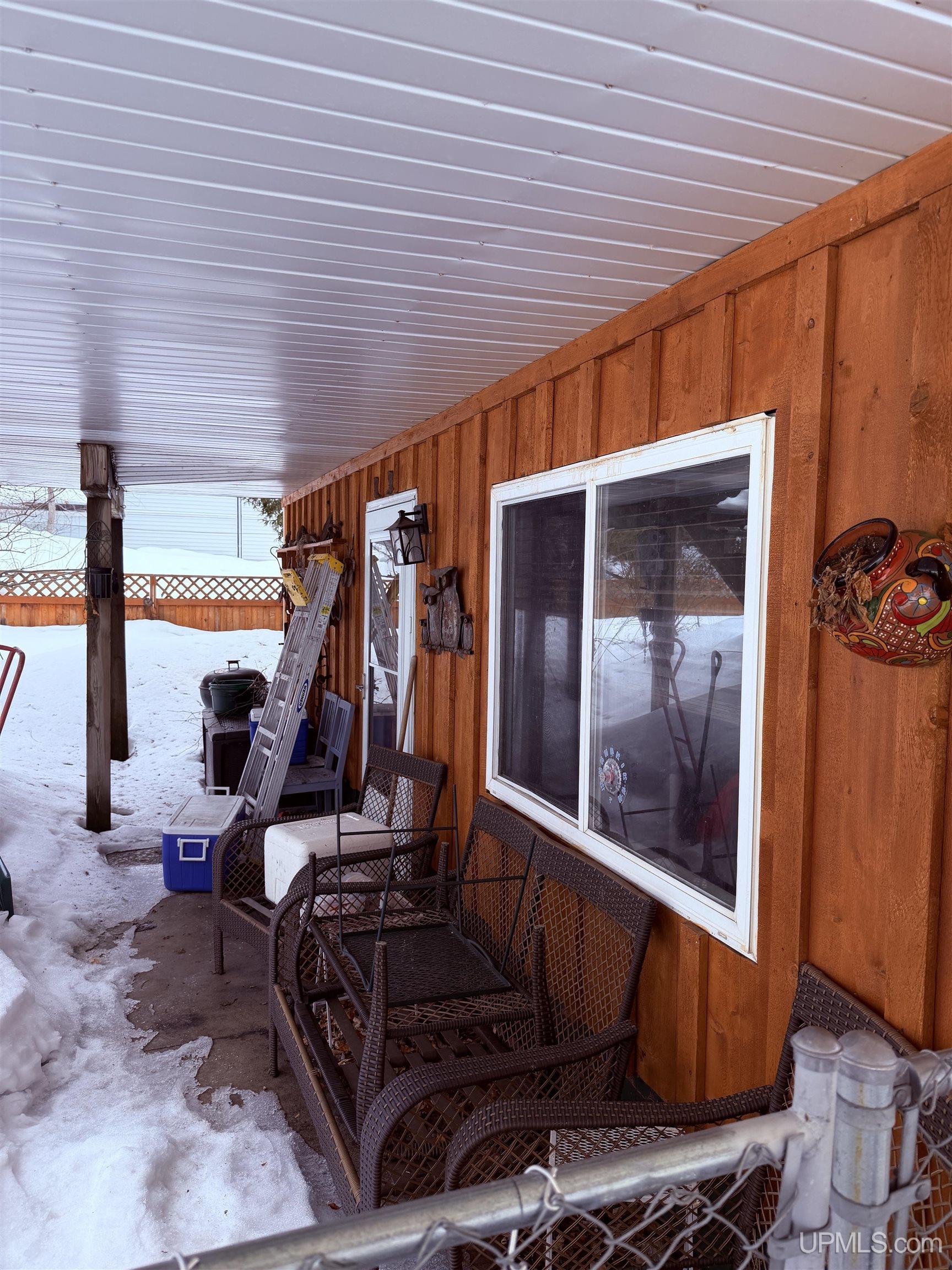 208 E Onota Street, Munising, MI, 49862